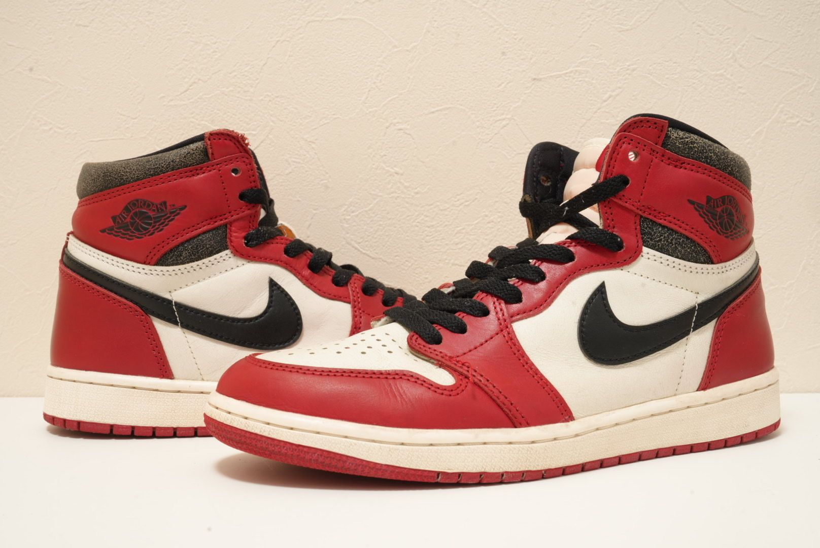 Nike Air Jordan 1 High OG "Lost & Found/Chicago"