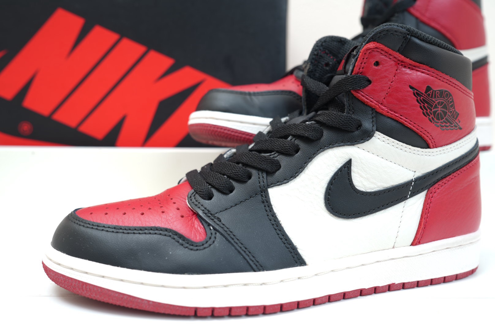 Nike Air Jordan 1 Retro High OG "Bred Toe"