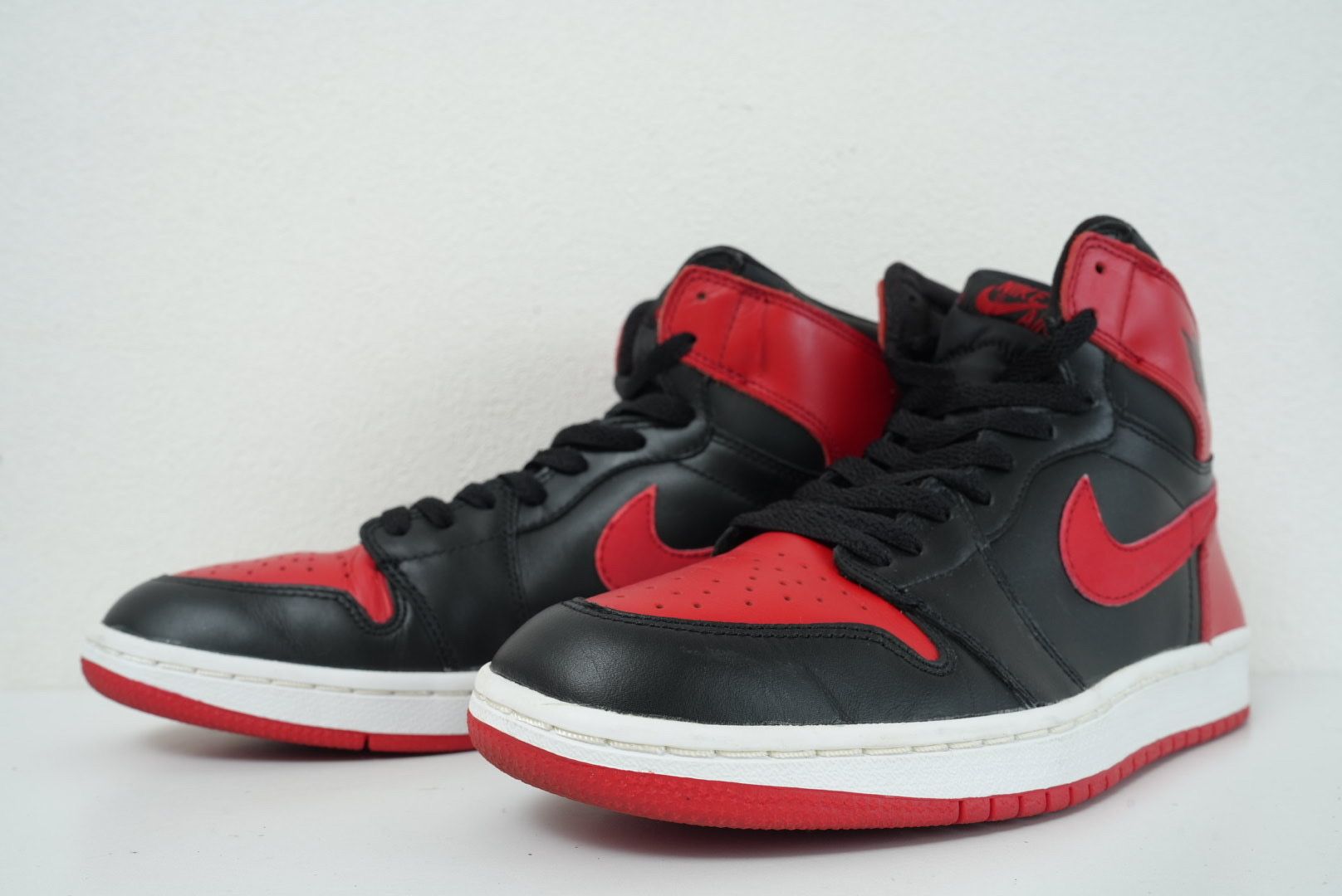 Nike Air Jordan 1 Retro High "Black Varsity Red/Bred"(2001)