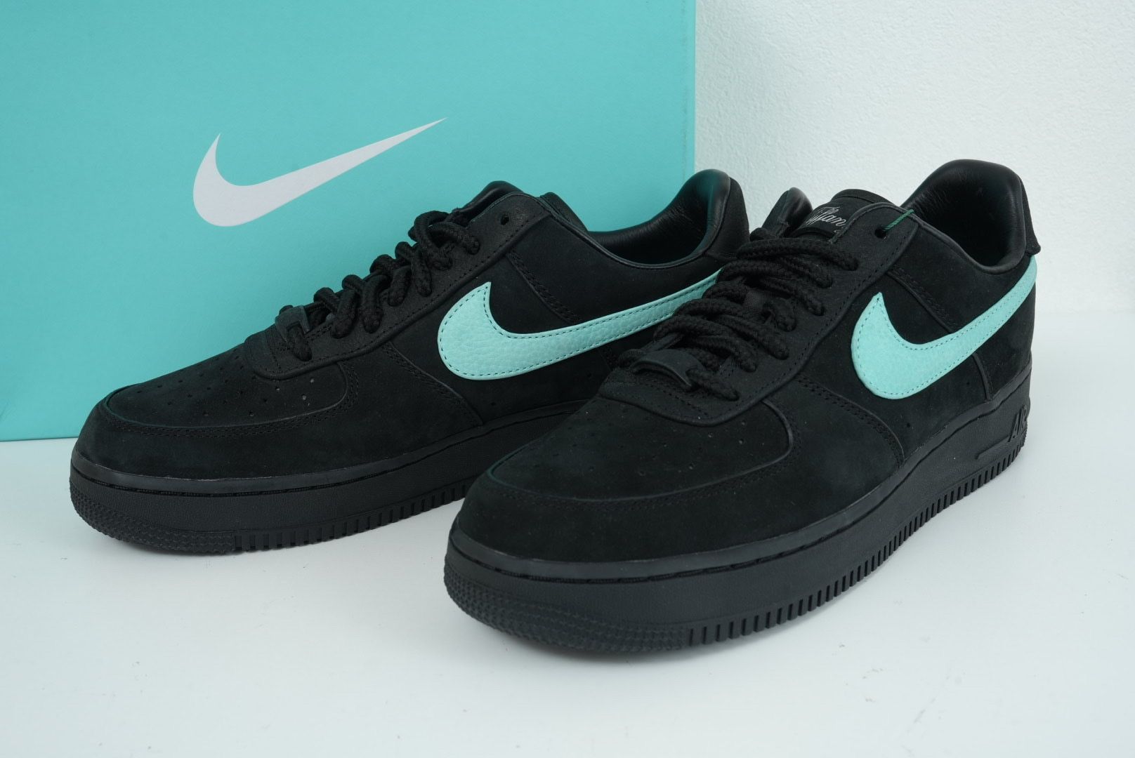 Tiffany & Co. × Nike Air Force 1 Low "1837"
