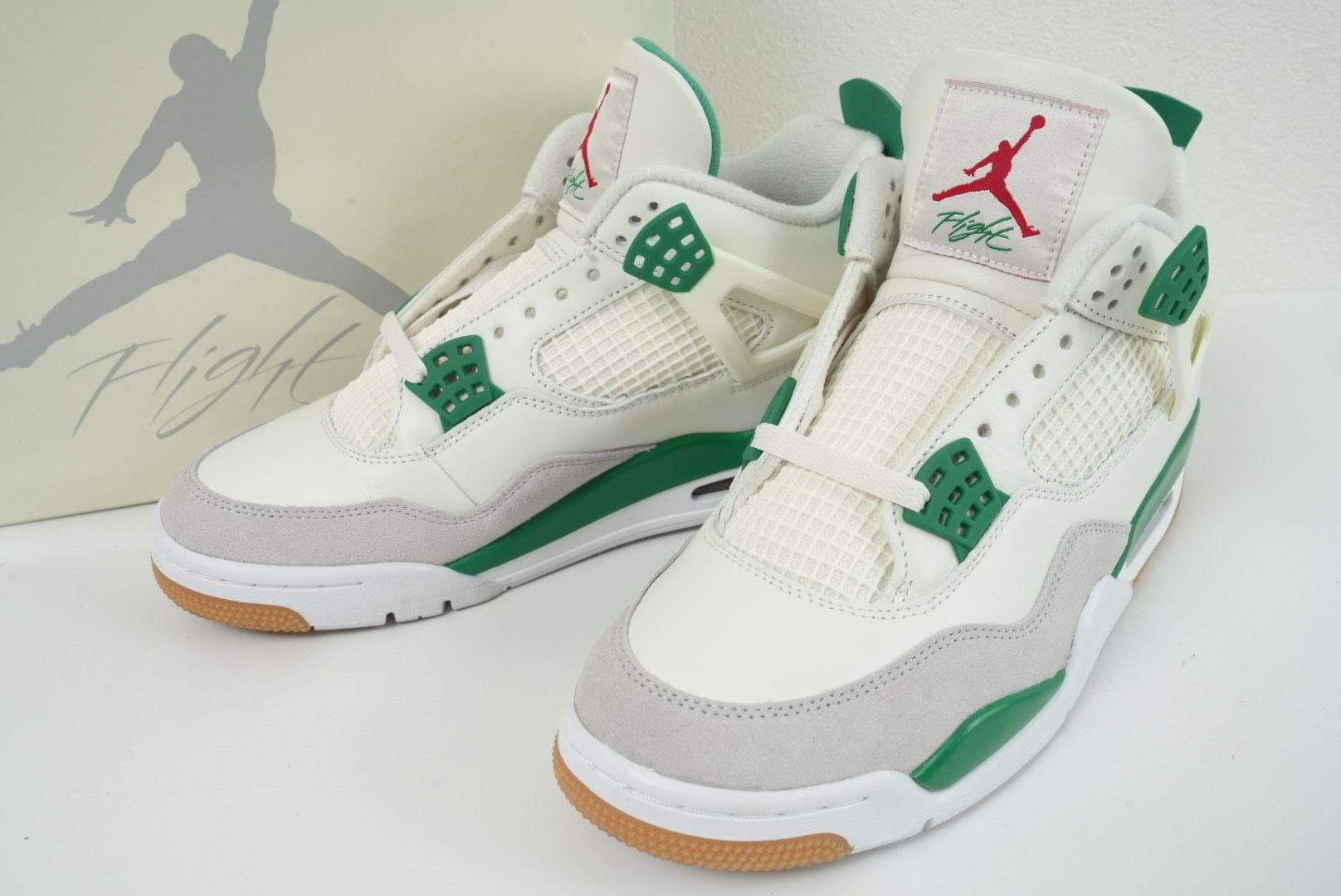 Nike SB × Air Jordan 4 Retro SP "Pine Green"