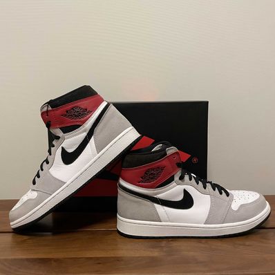 Nike Air Jordan 1 High OG "White/Black/Light Smoke Grey"