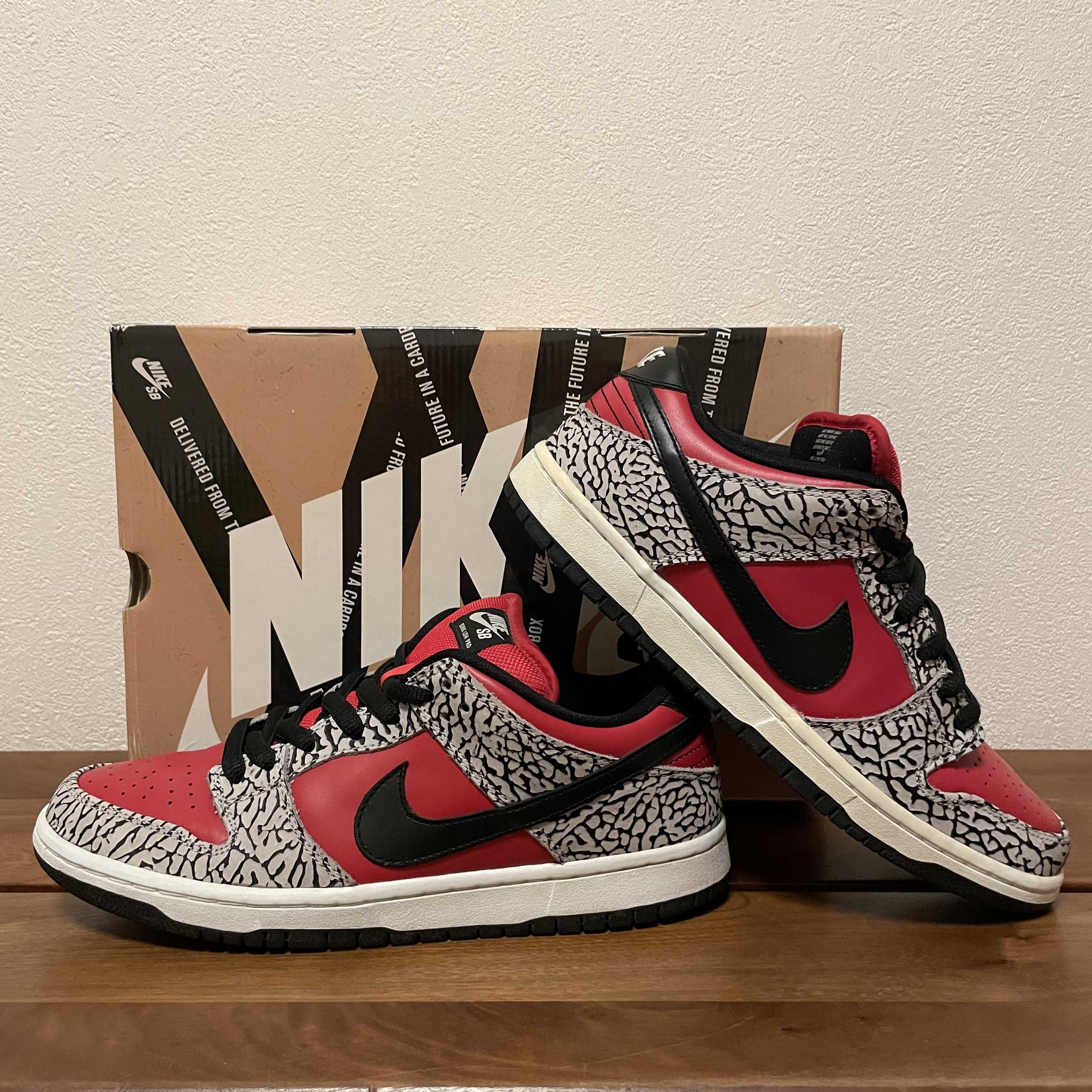 Supreme × Nike SB Dunk Low "Red Cement"(2012)