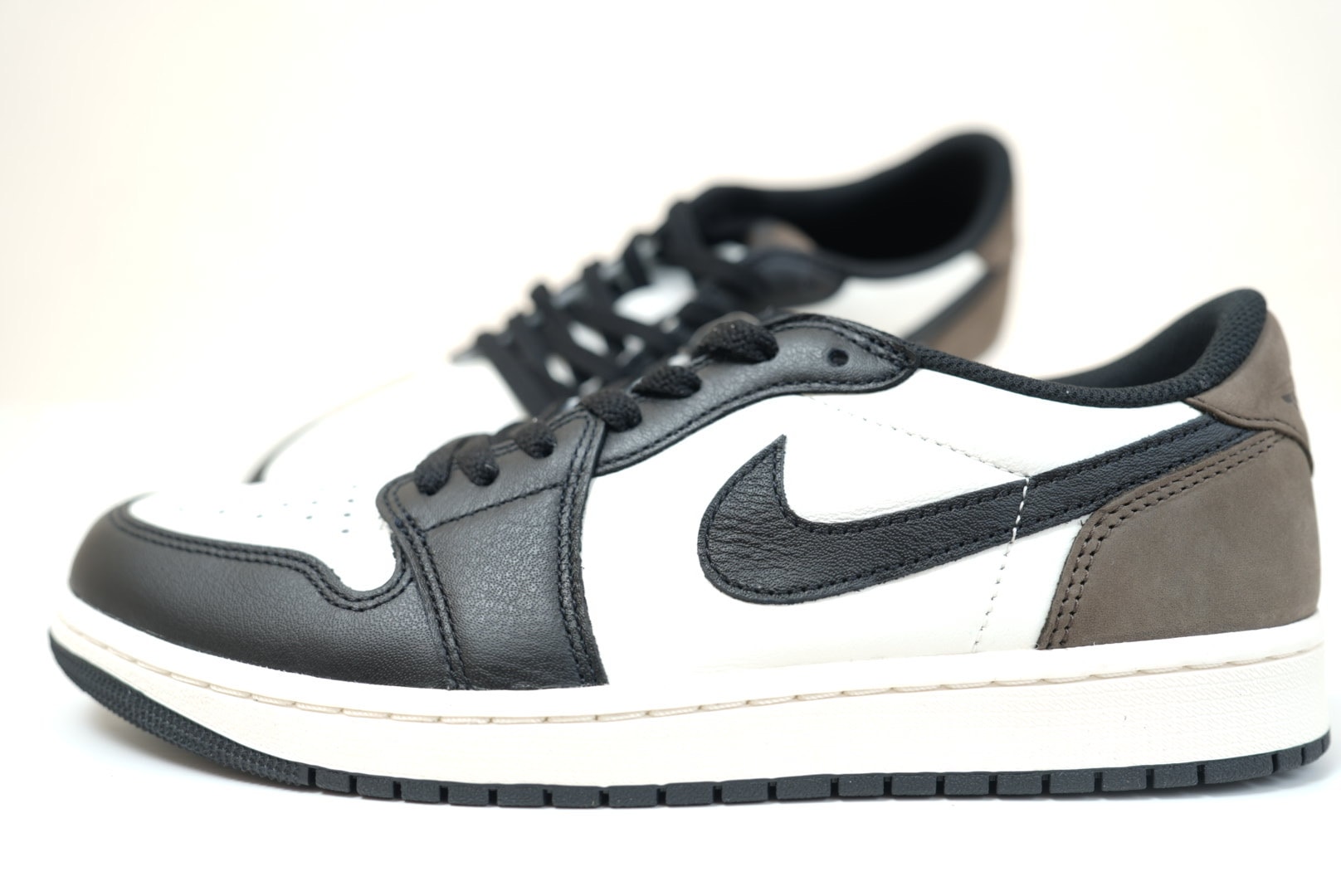 Nike Air Jordan 1 Retro Low OG "Mocha"