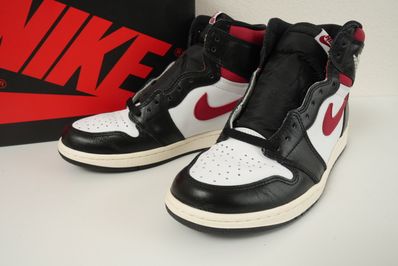 Nike Air Jordan 1 Retro High "Black/White/Sail/Gym Red"