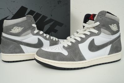 Nike Air Jordan 1 Retro High OG "Black and Smoke Grey"