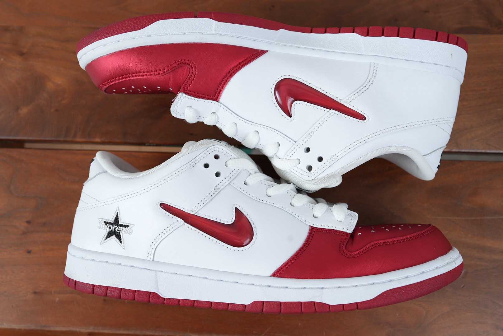 Supreme × Nike Dunk Low "Varsity Red/White"