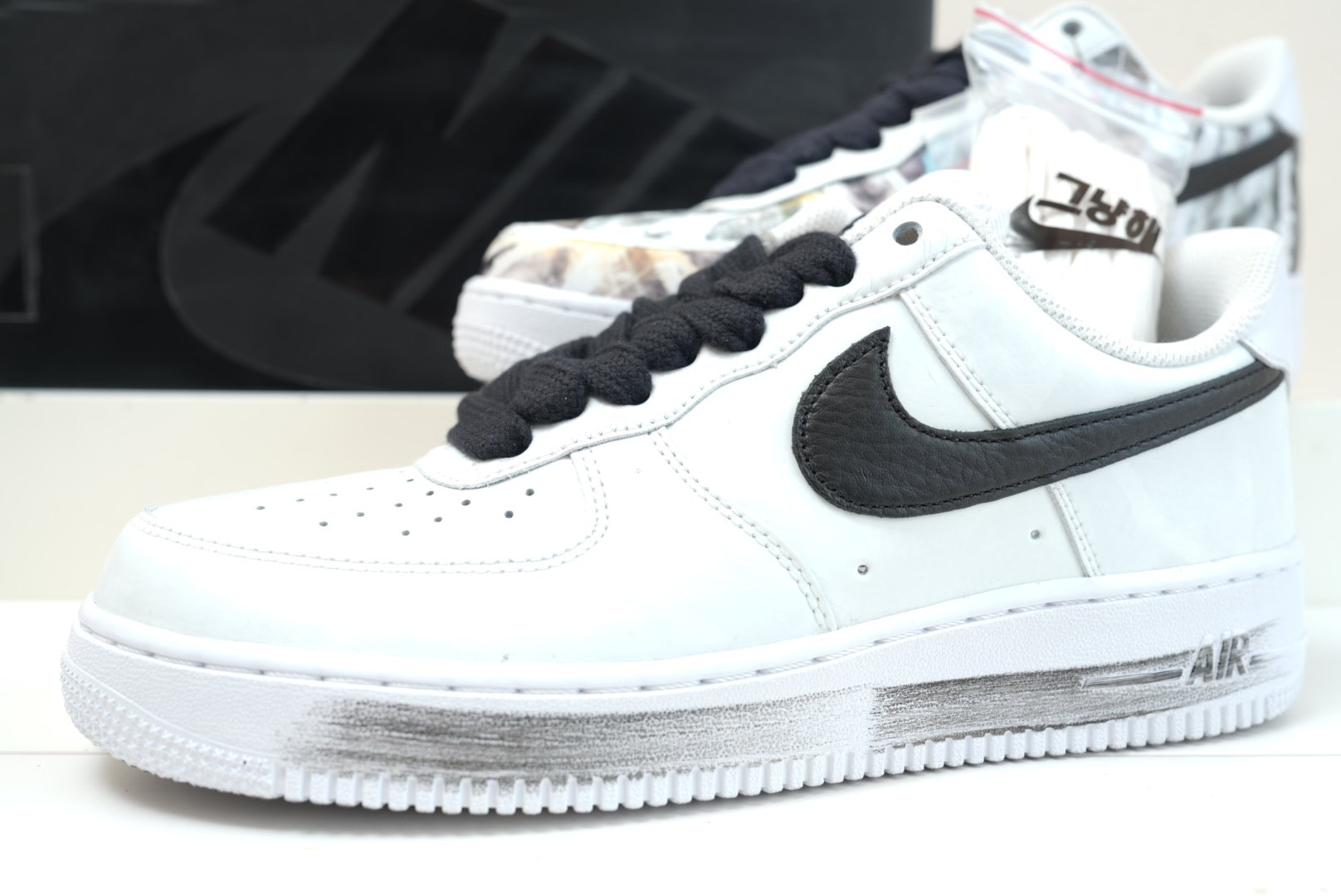 PEACEMINUSONE × Nike Air Force 1 Low "Para-noise/White/Black" / G-DRAGON