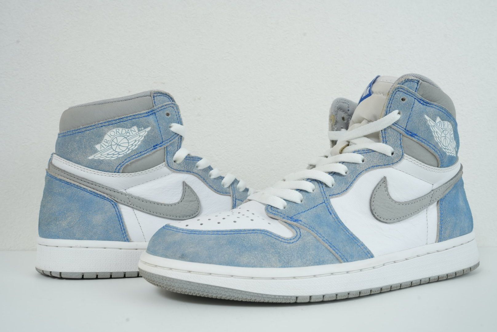 Nike Air Jordan 1 High OG "Hyper Royal"