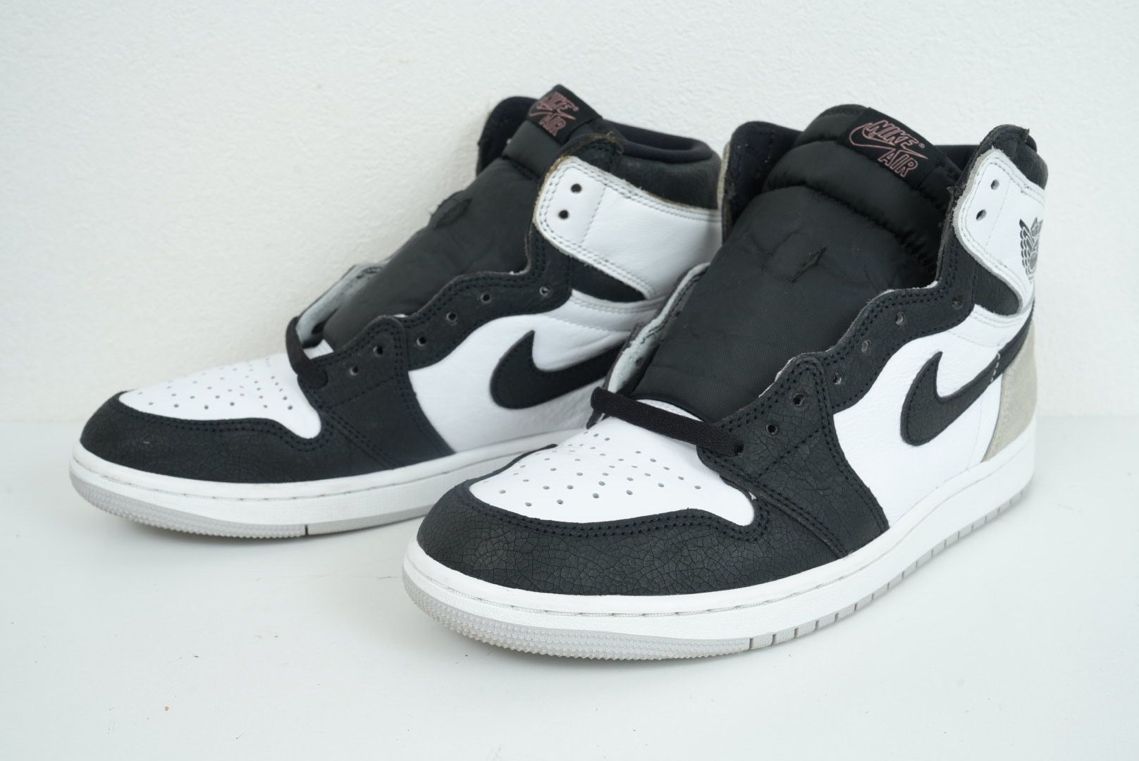 Nike Air Jordan 1 High OG "Bleached Coral"