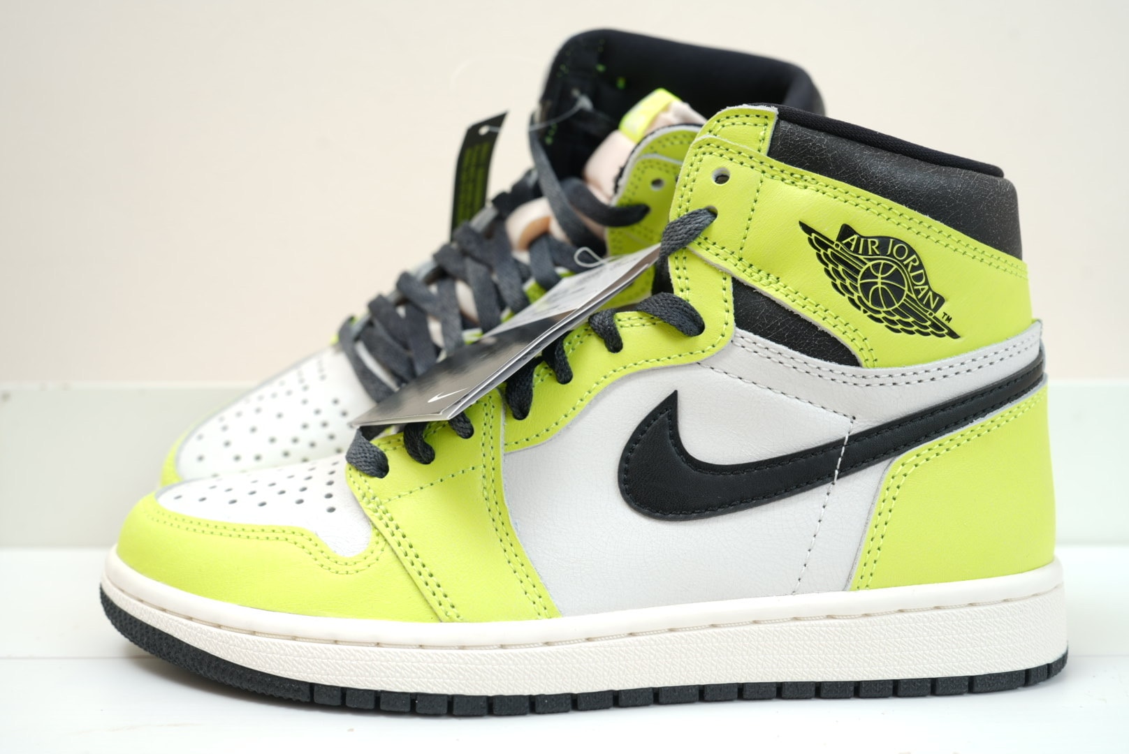 Nike Air Jordan 1 High OG "Volt/Visionaire"