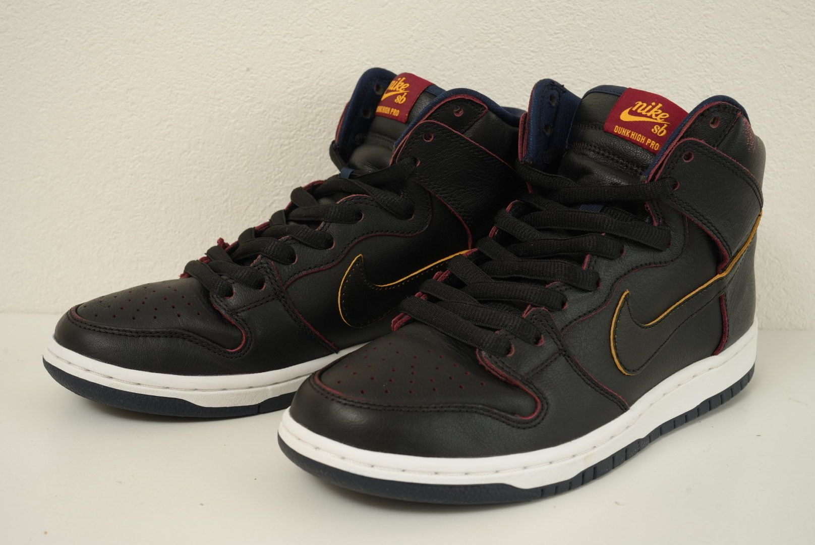 NBA × Nike SB Dunk High "Cleveland Cavaliers"