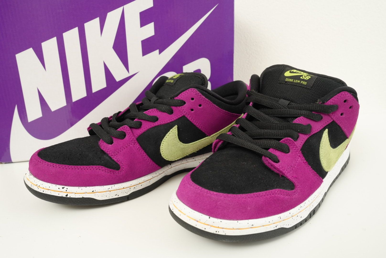Nike SB Dunk Low "Red Plum"