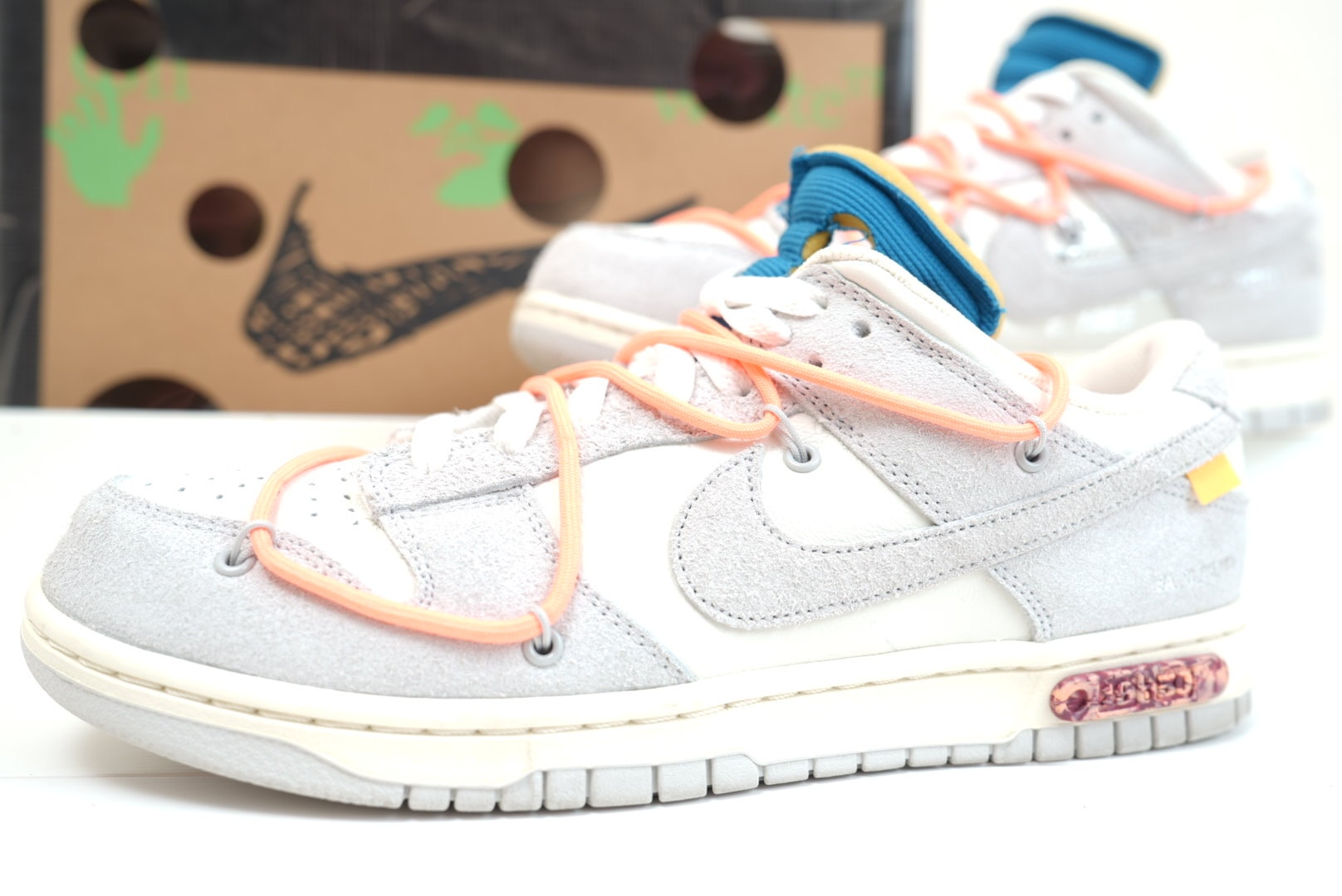Off-White × Nike Dunk Low 1 of 50 "Lot.19" 