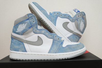 Nike Air Jordan 1 High OG "Hyper Royal"