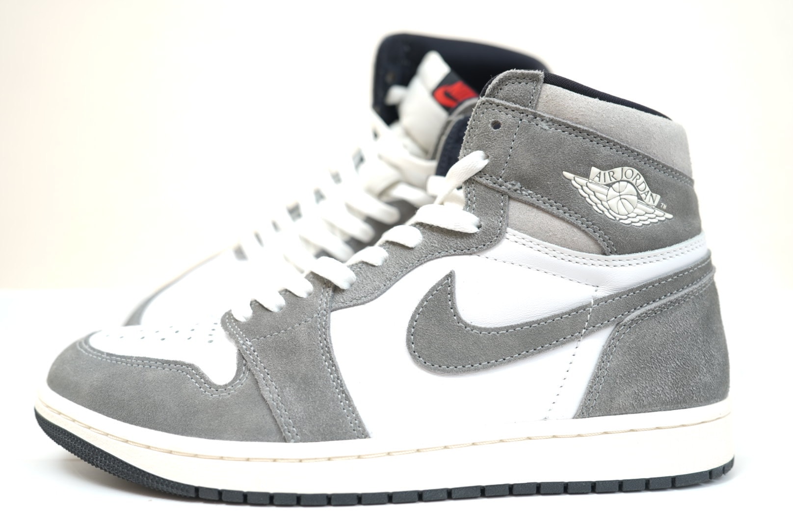 Nike Air Jordan 1 Retro High OG "Black and Smoke Grey"