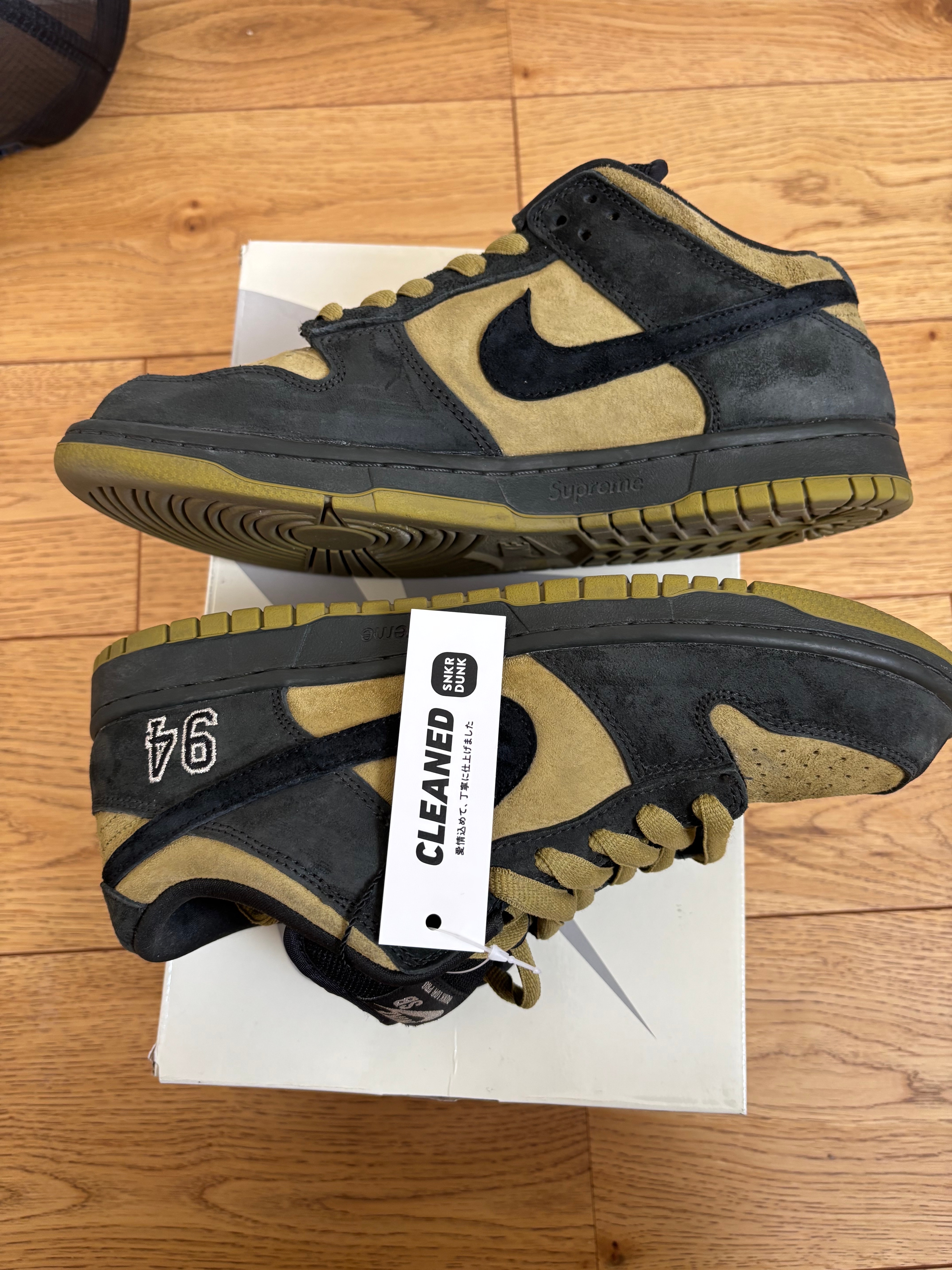 Supreme × Nike SB Dunk Low "Camper Green" (Asia Exclusive) (25FW Week2)