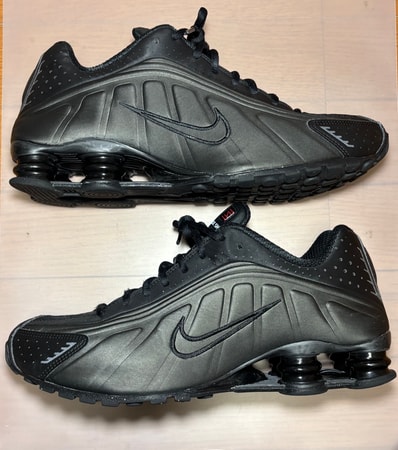 Nike Shox R4 "Black/Bright Crimson"
