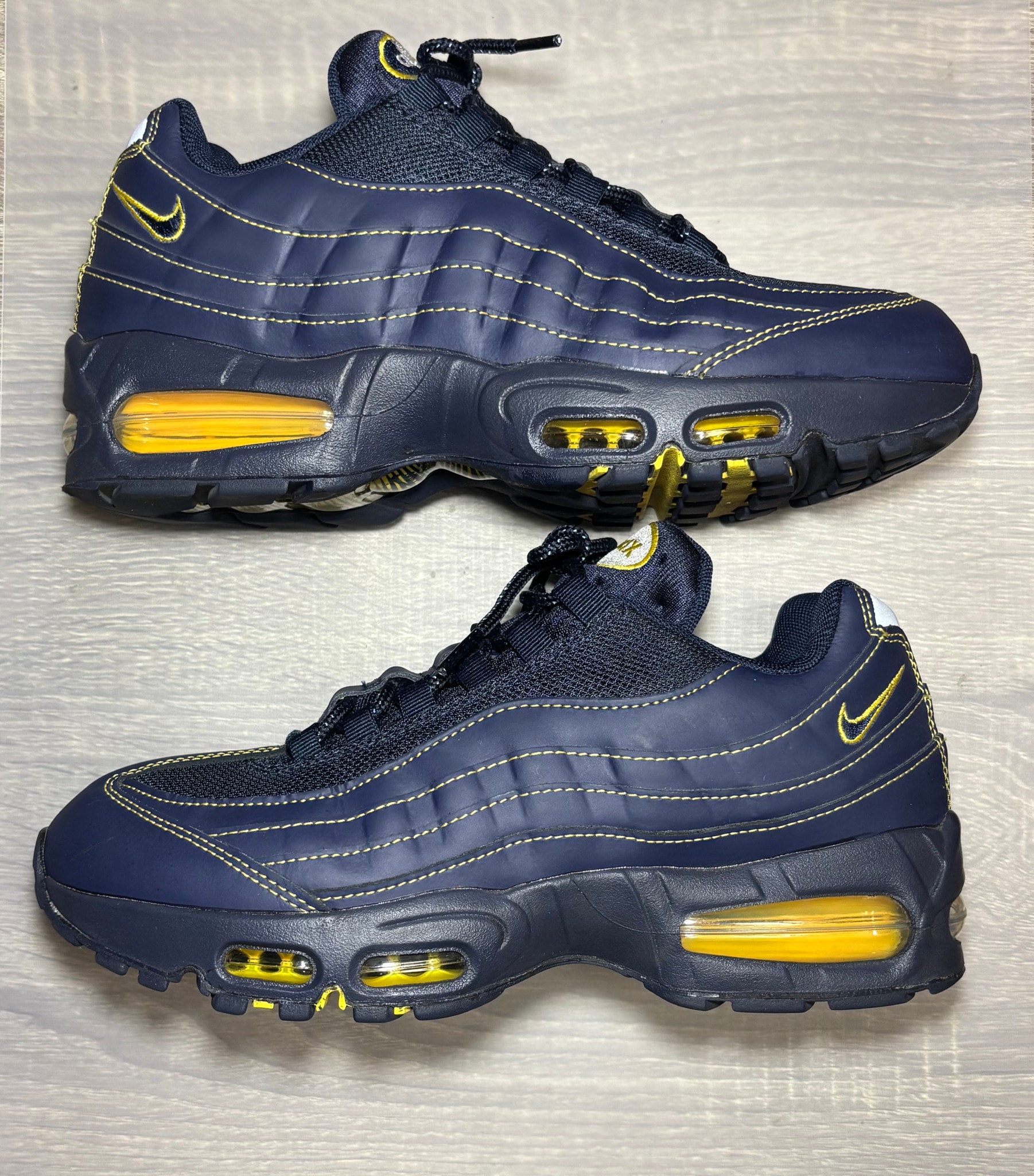 Nike Air Max 95 OG Big Bubble "Obsidian/Varsity Maize"