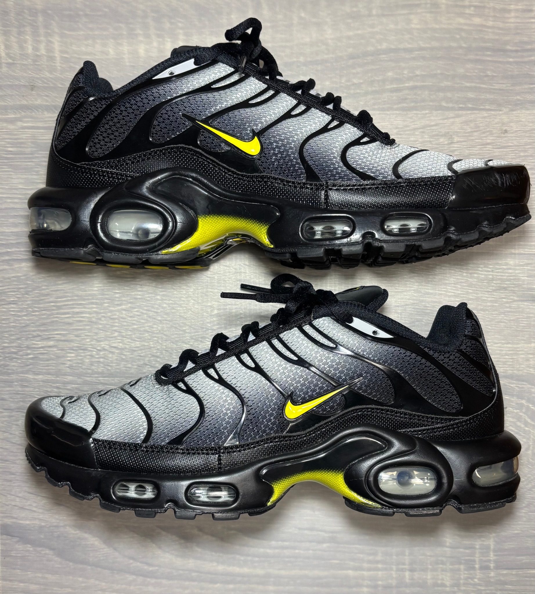 Nike Air Max Plus "Wolf Grey/Black/Opti Yellow"