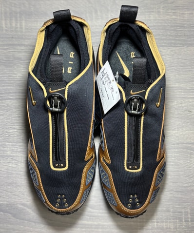 Nike Women's Air Max SNDR "Black and Metallic Gold"