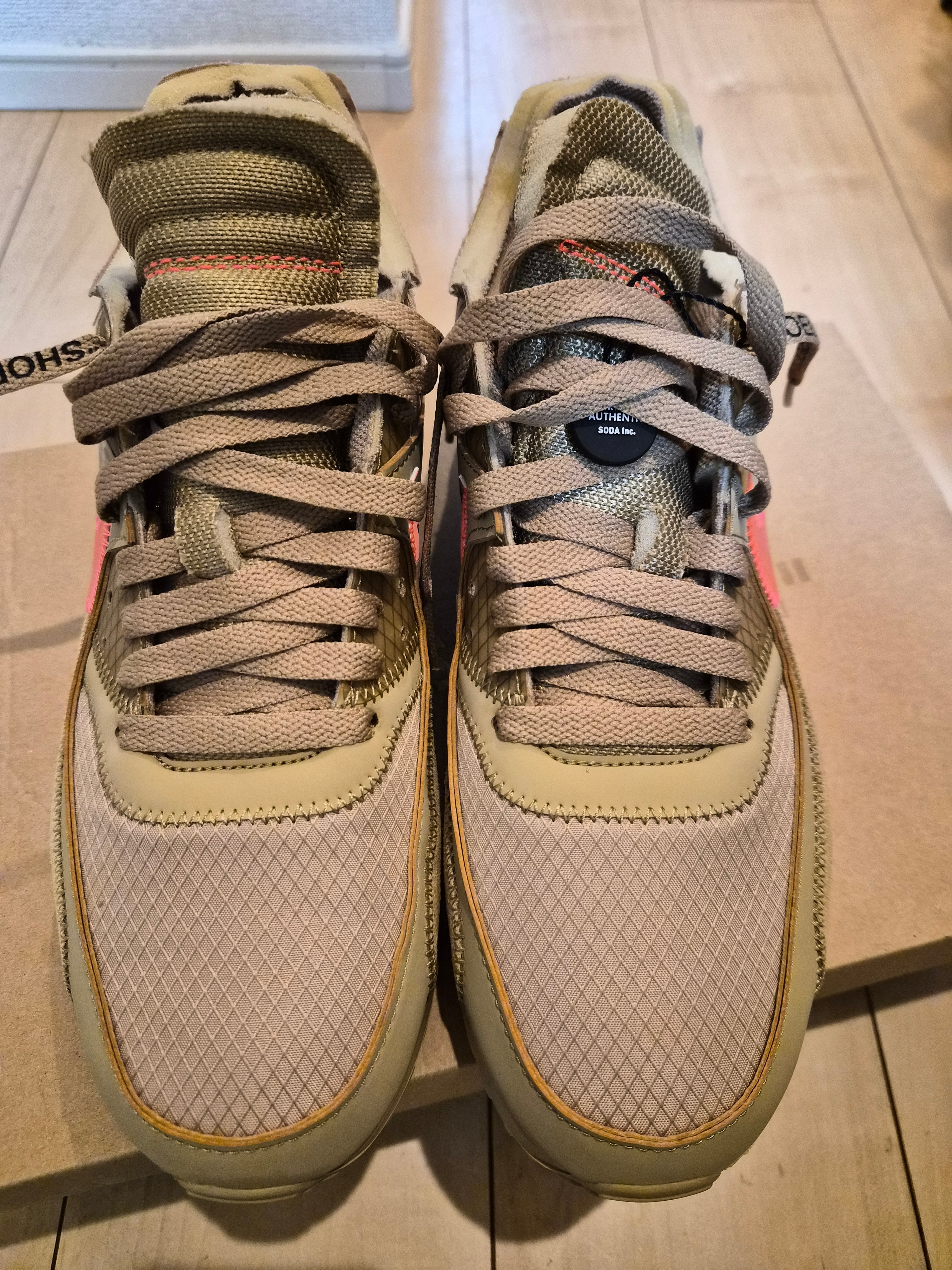 オフホワイト × ナイキ エアマックス90 "デザートオレ"