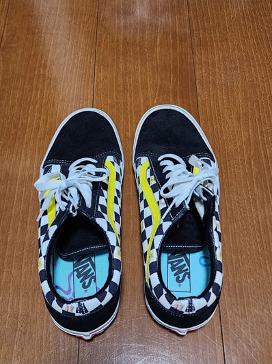 SpongeBob × Vans Old Skool Square Pants "Off The Wall"