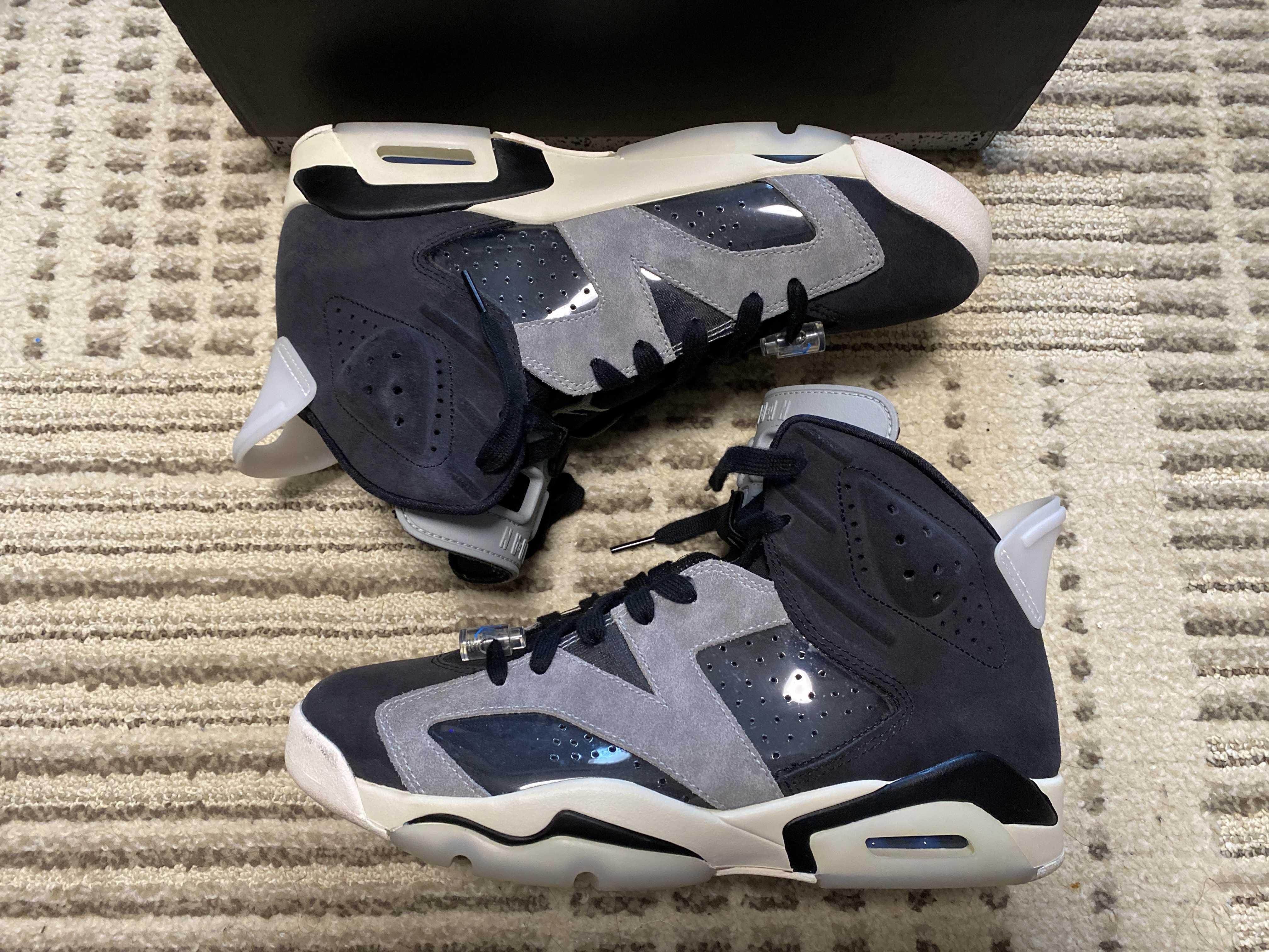 NIike Women's Air Jordan 6 "Smoke Grey"