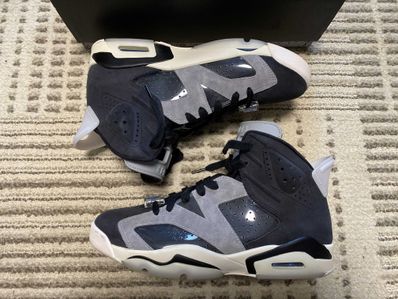 NIike Women's Air Jordan 6 "Smoke Grey"