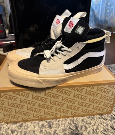 Advisory Board Crystals × Vans Sk8-Hi EXT "Black/White"