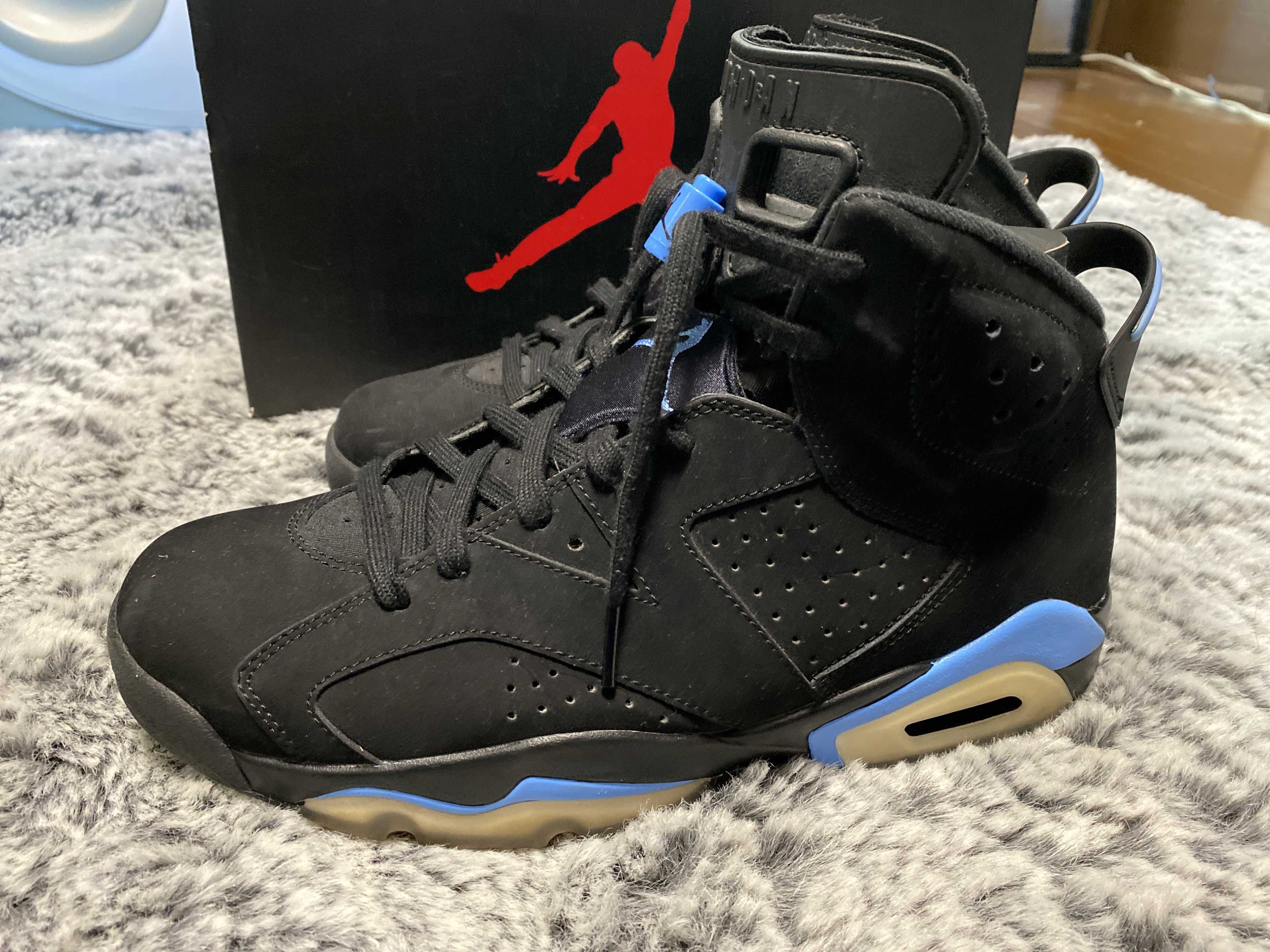 NIKE AIR JORDAN 6 RETRO "UNC"