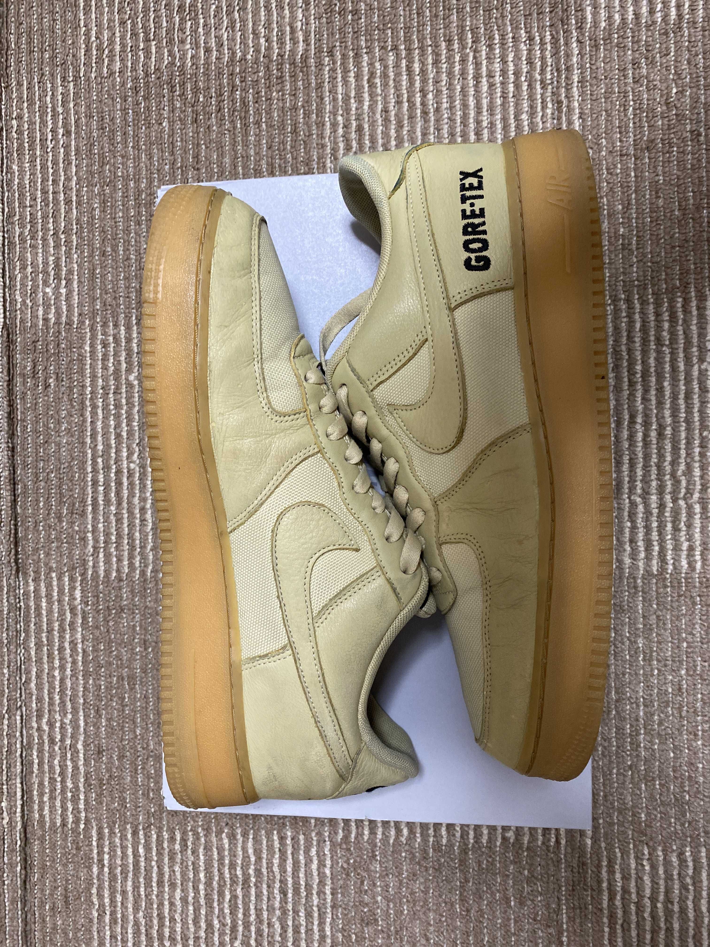 Nike Air Force 1 Low Gore-Tex "Team Gold"