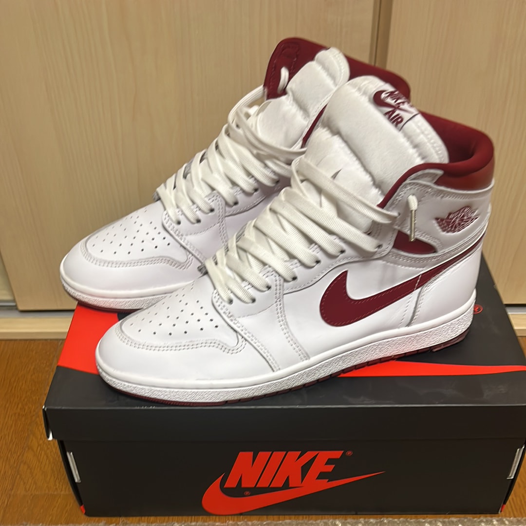 ナイキ エアジョーダン1 ハイ '85 "メタリックバーガンディ"