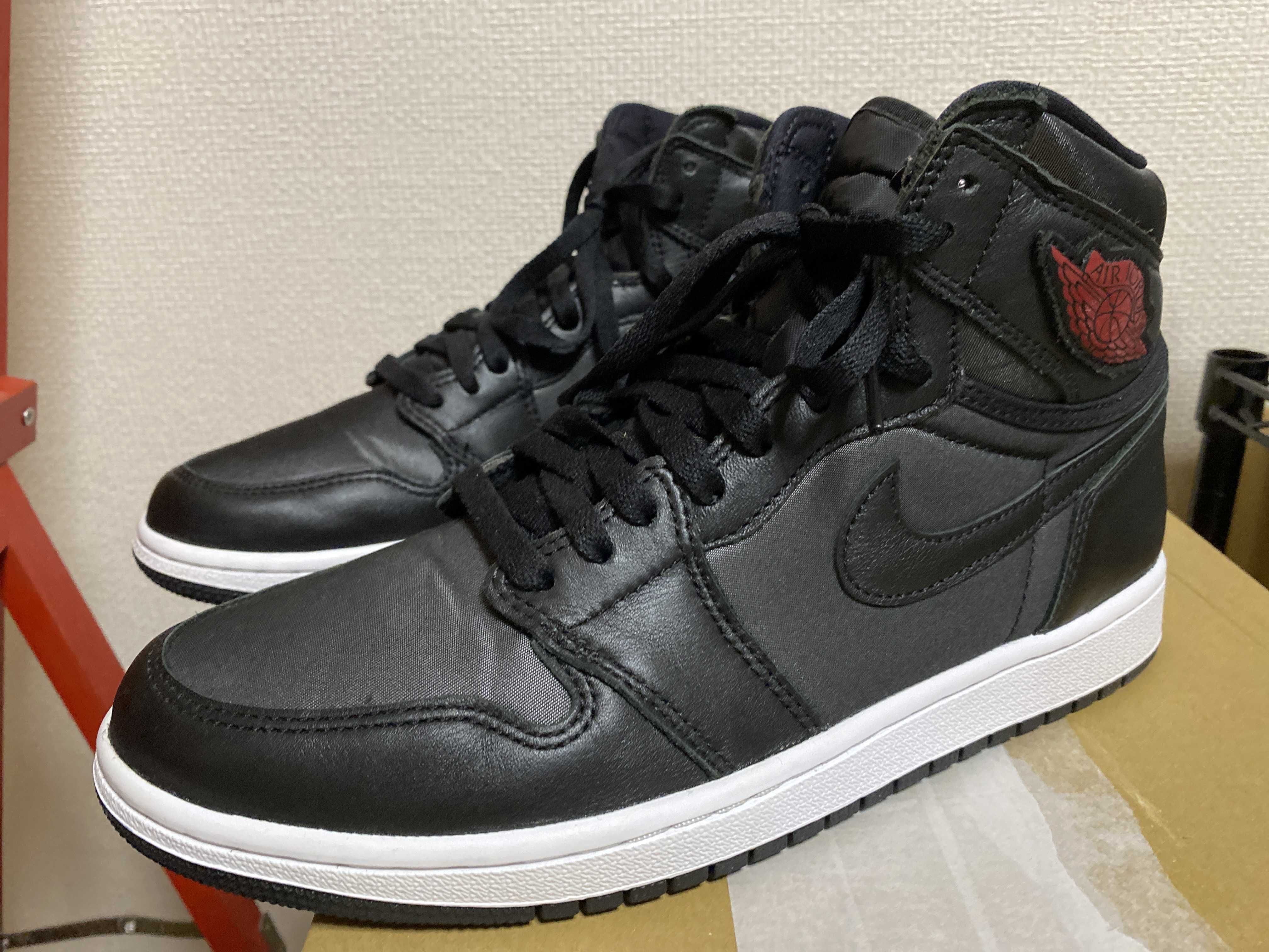 Nike Air Jordan 1 Retro High OG "Black/Metallic Silver/Gym Red"  