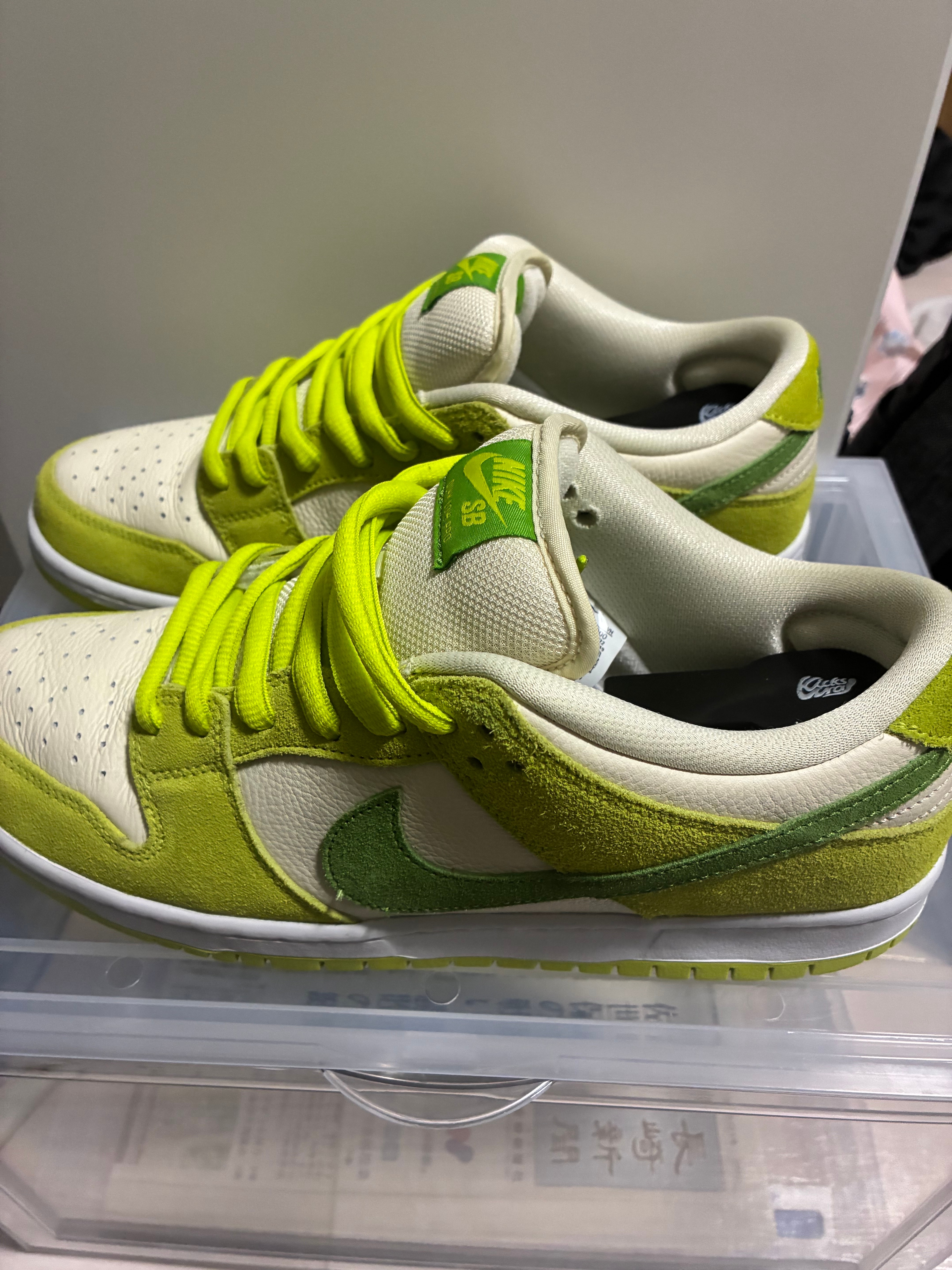 Nike SB Dunk Low "Green Apple"