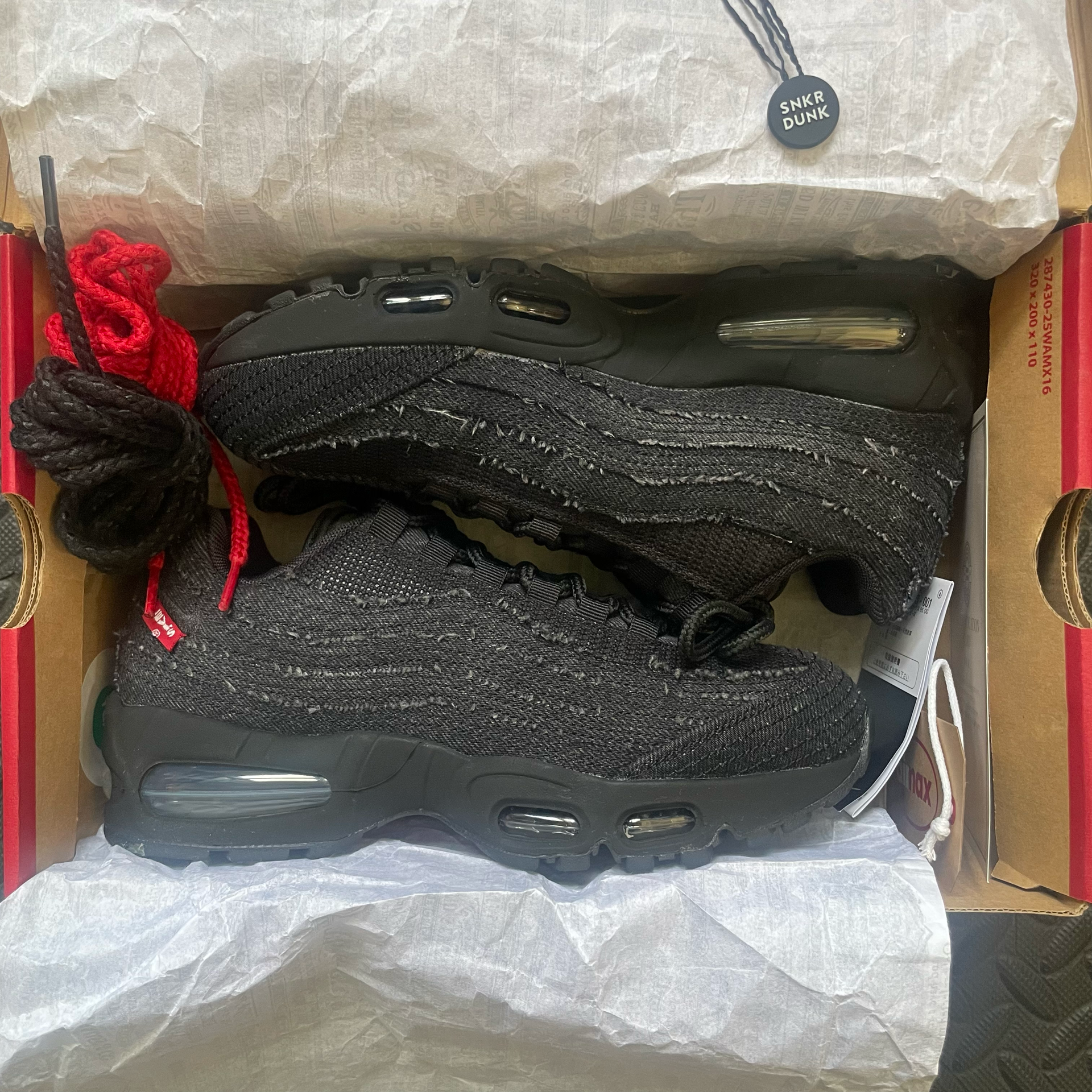 Levi's × Nike Air Max 95 OG "Denim Black"