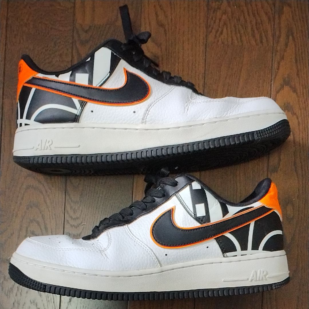NIKE AIR FORCE 1 LOW WHITE BLACK ORANGE
