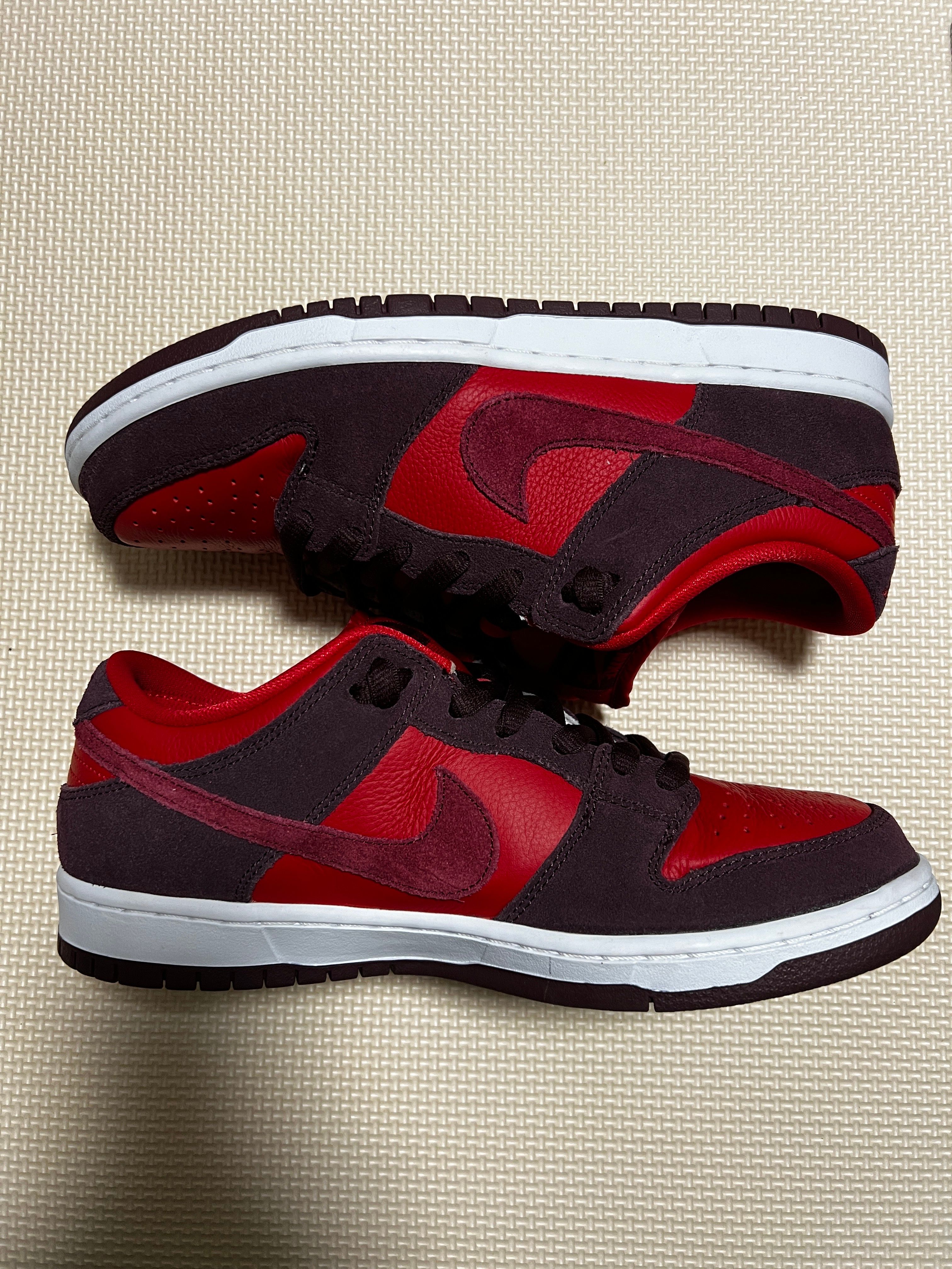 Nike SB Dunk Low "Cherry"