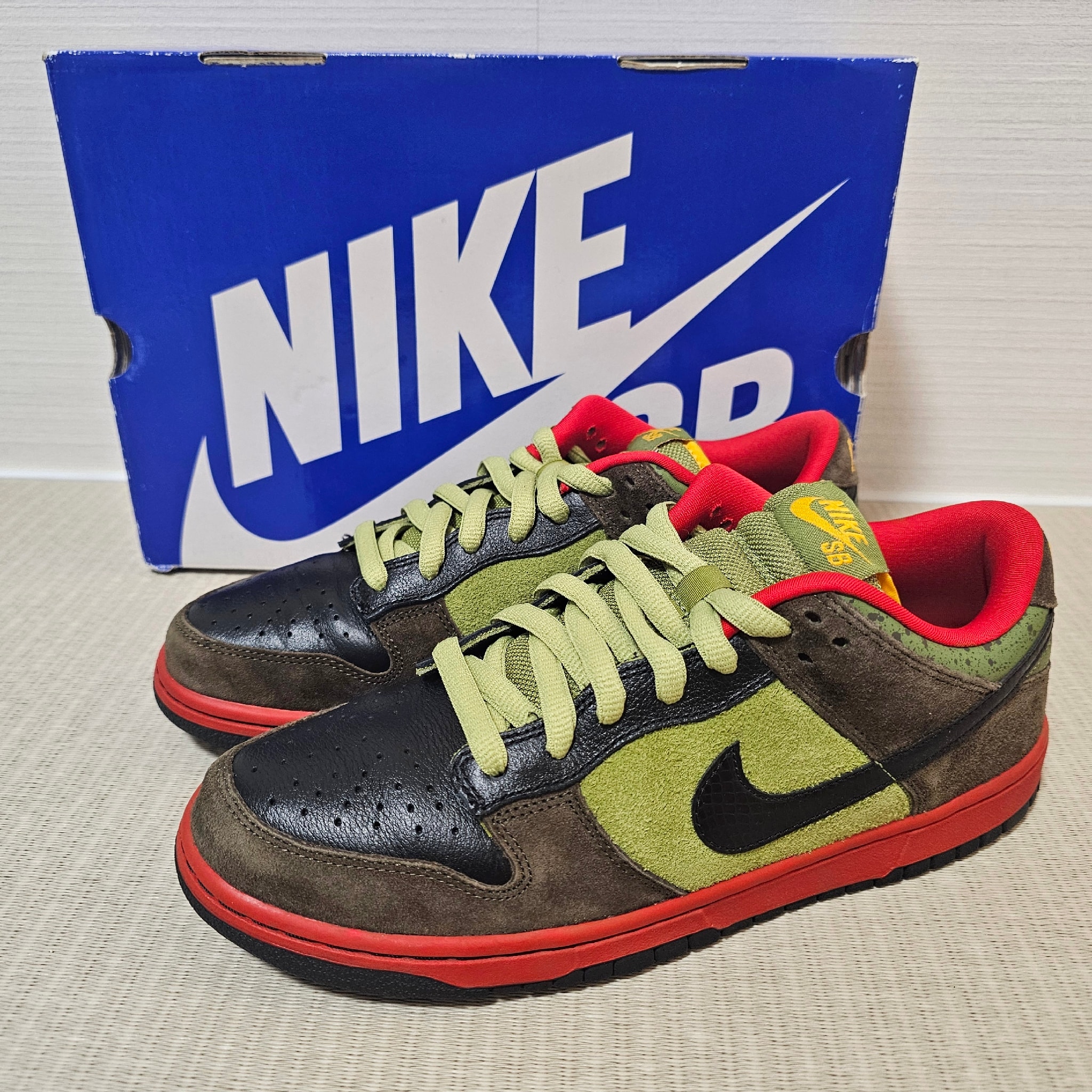 Nike SB Dunk Low "Asparagus"