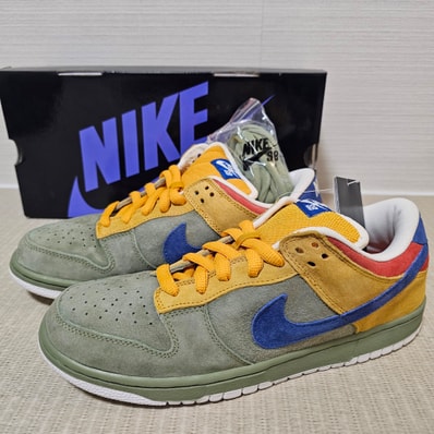 Nike SB Dunk Low "Puff N Stuff"
