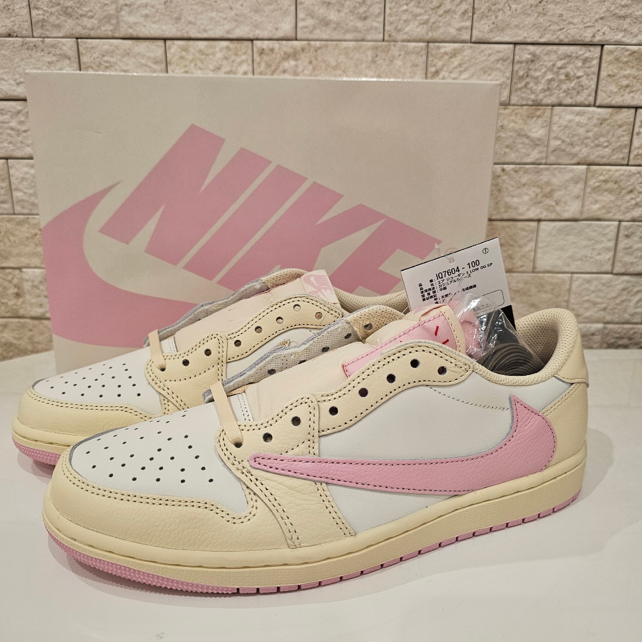 Travis Scott × Nike Air Jordan 1 Retro Low OG "Muslin/Shy Pink"
