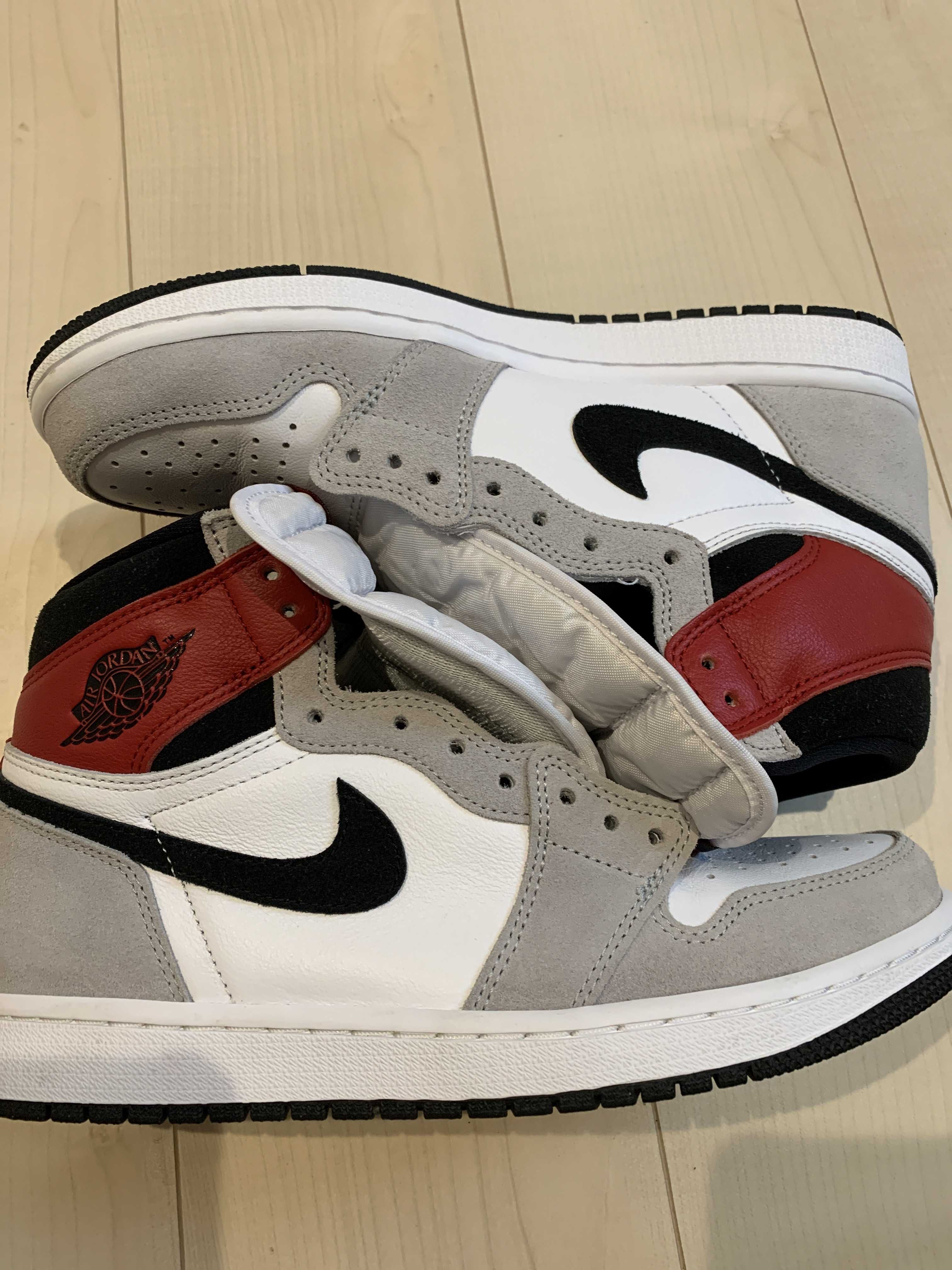 Nike Air Jordan 1 High OG "White/Black/Light Smoke Grey"