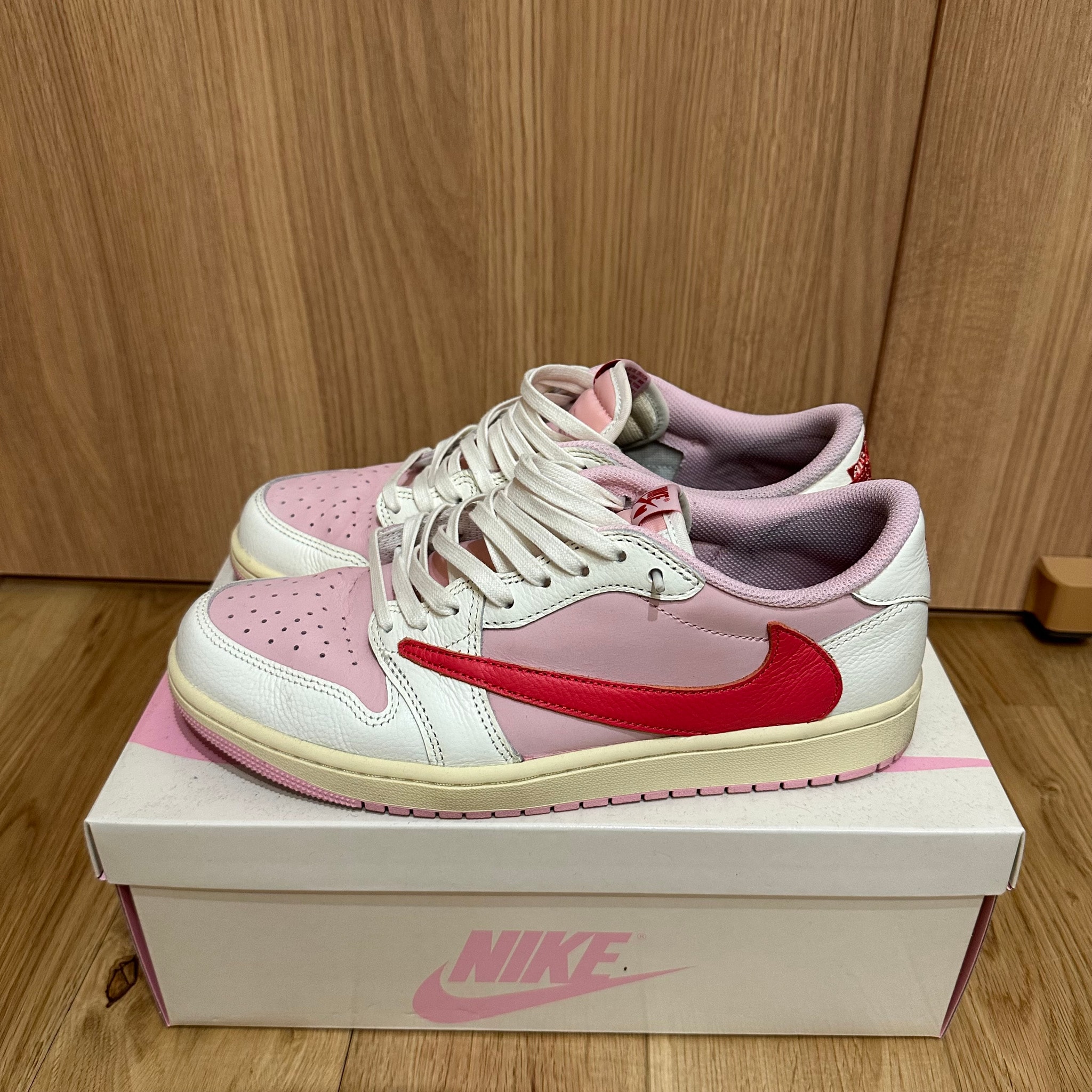 Travis Scott × Nike Air Jordan 1 Retro Low OG "Sail/Tropical Pink"