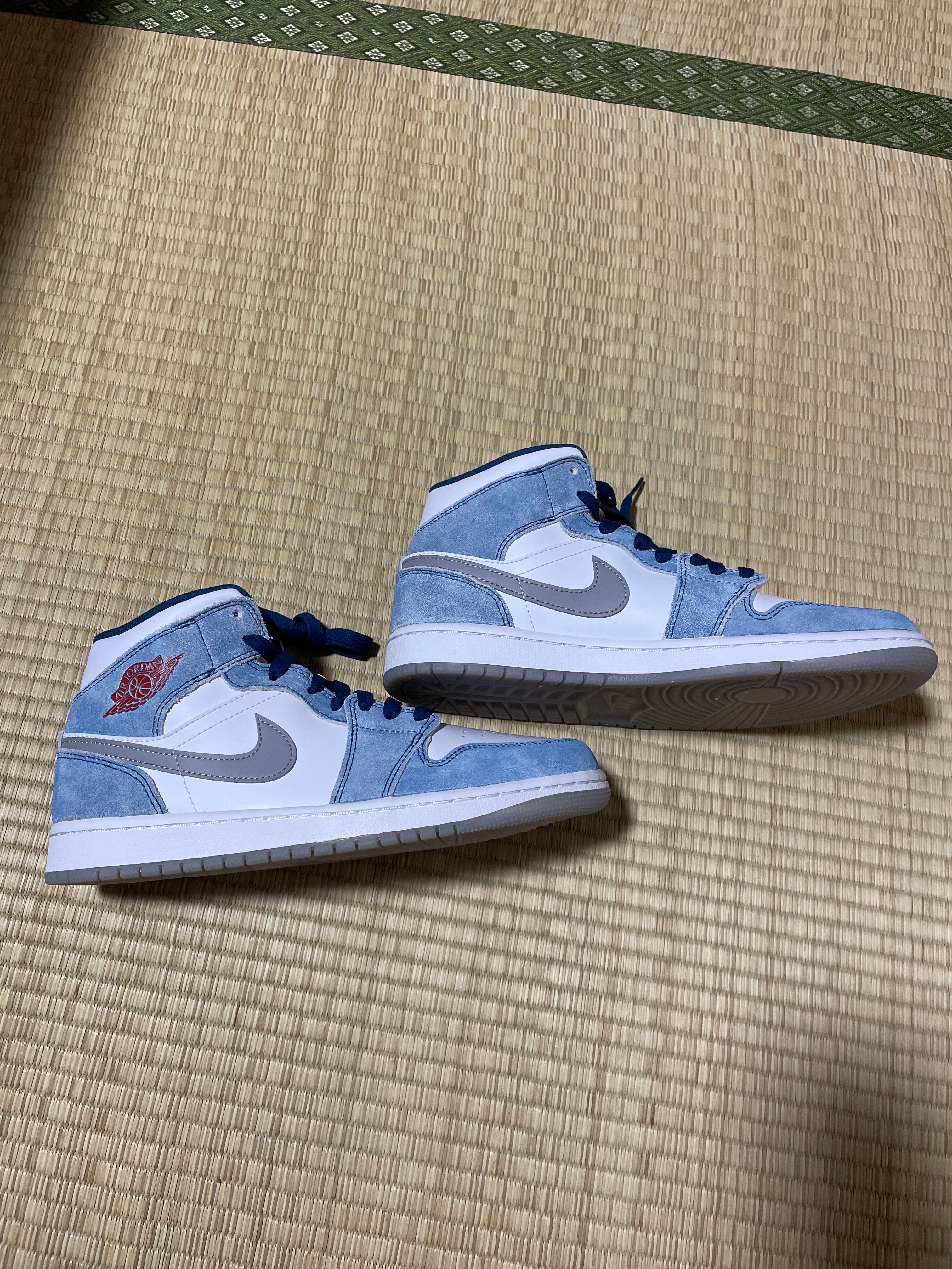 Nike Air Jordan 1 Mid SE "White/Hyper Royal/Red"