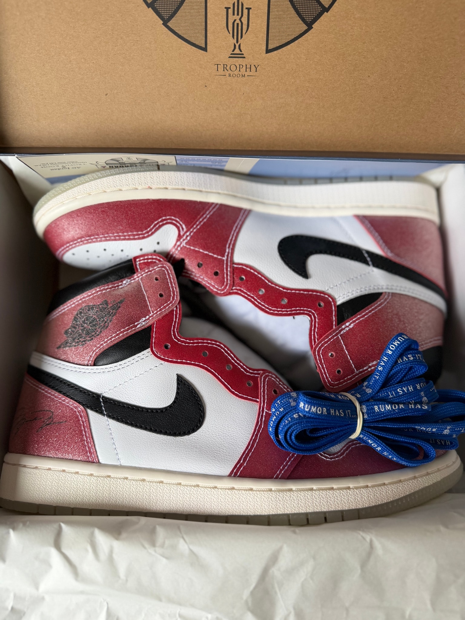 Trophy Room × Nike Air Jordan 1 Retro High "Chicago" (Friends and Family) (Blue Laces)