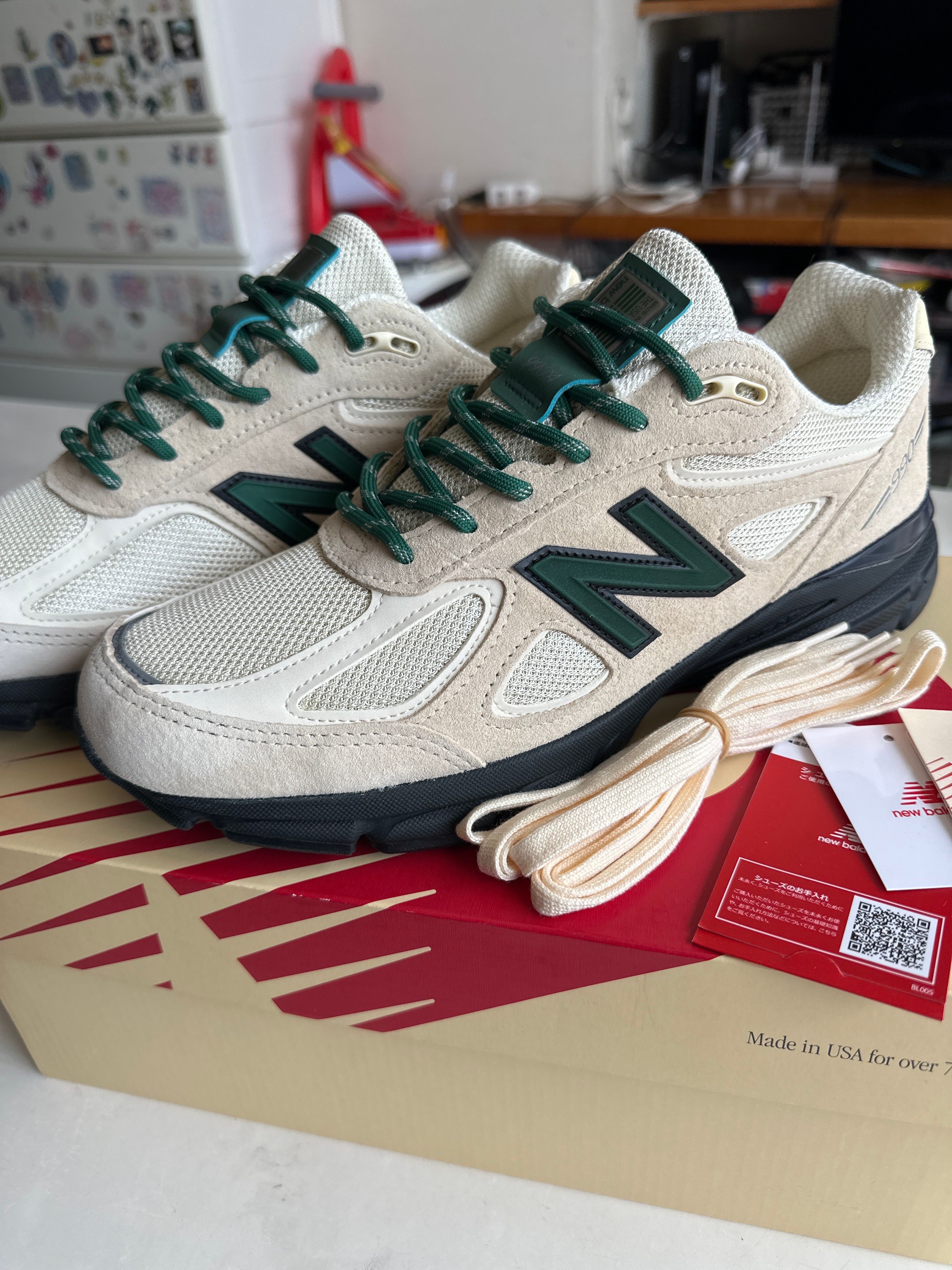 New Balance 990V4 "Macadamia Nut"
