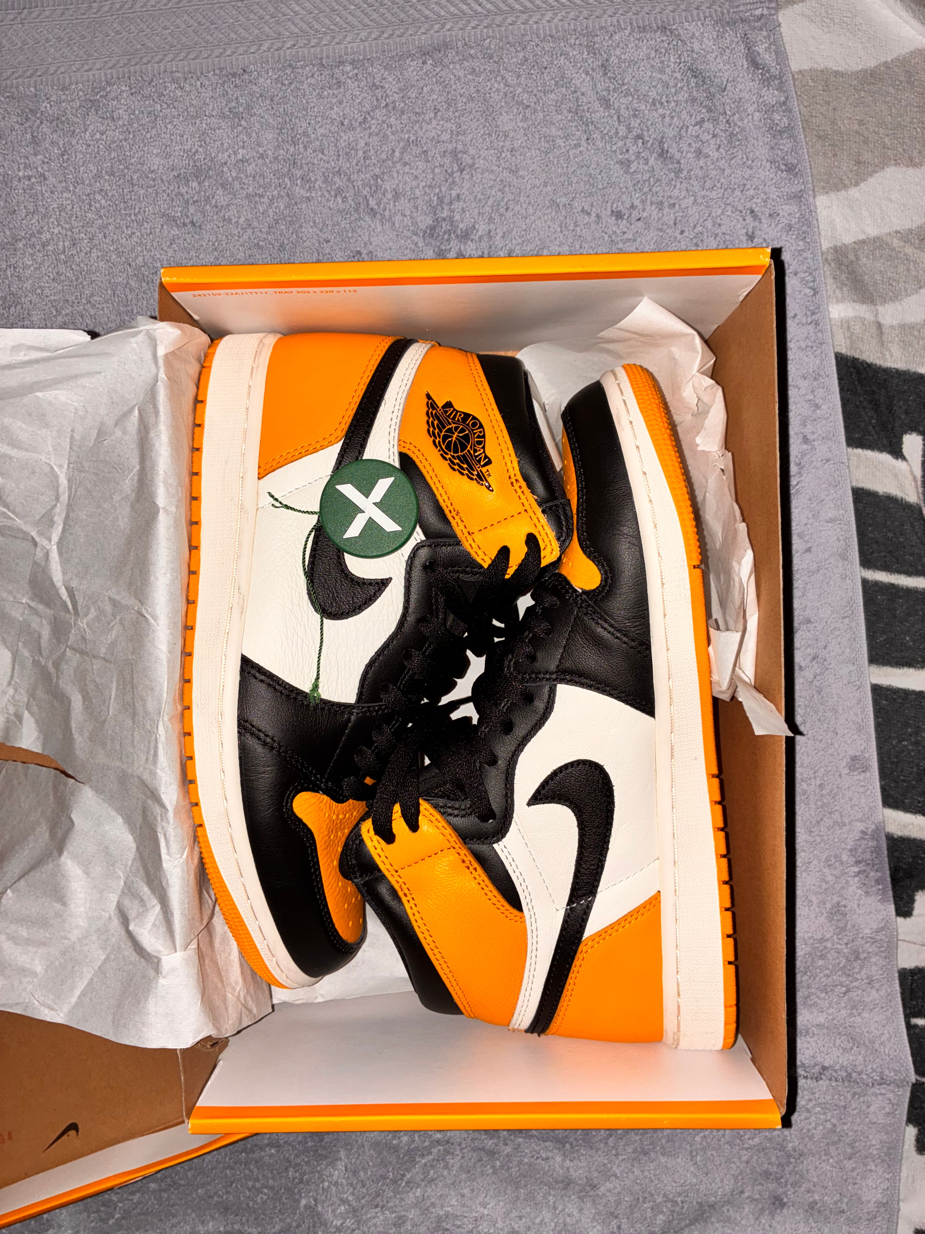 Nike Air Jordan 1 Retro High OG "Taxi"