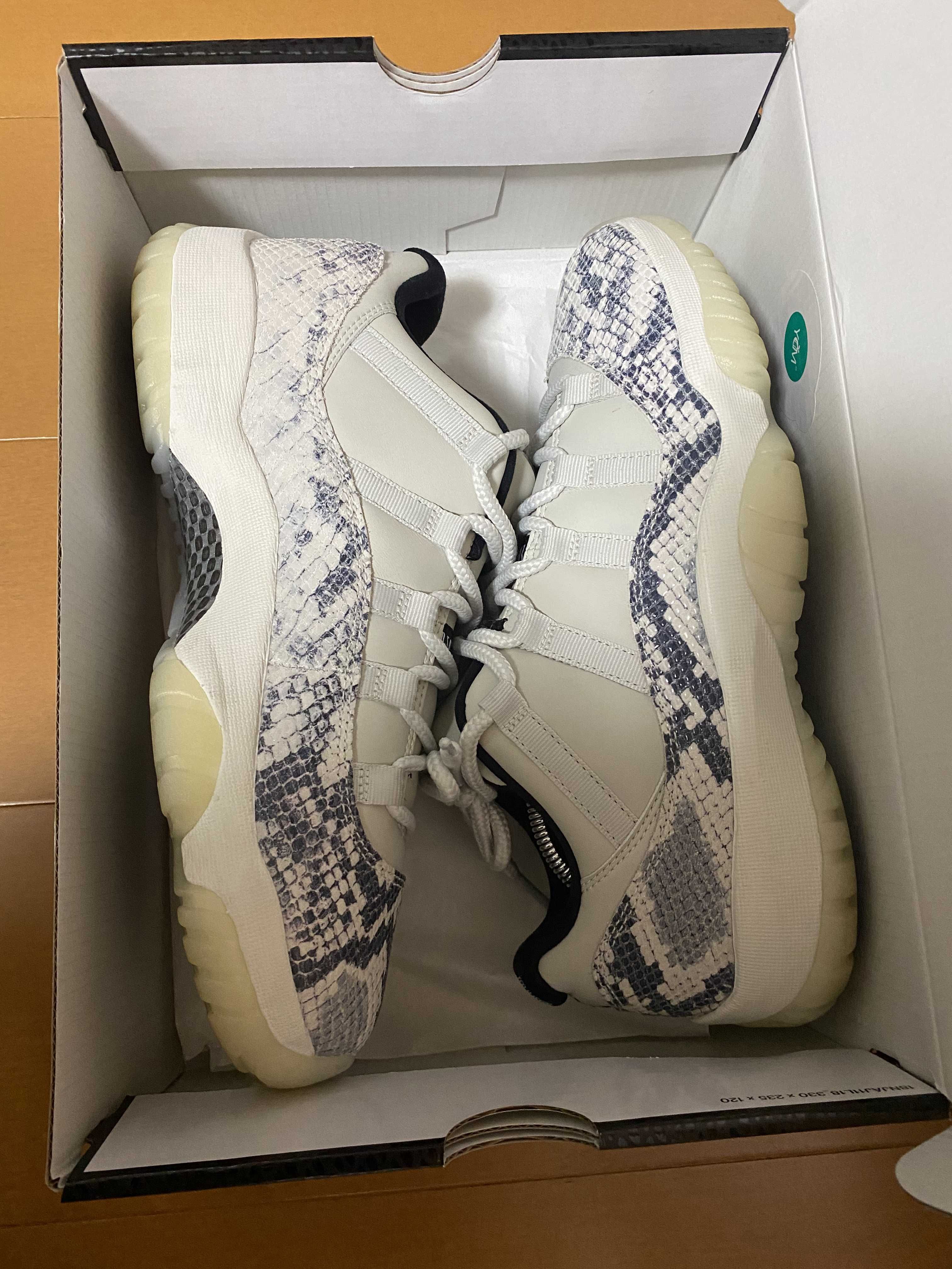 Nike Air Jordan 11 Low Snakeskin "Light Bone/University Red/Sail/Black"