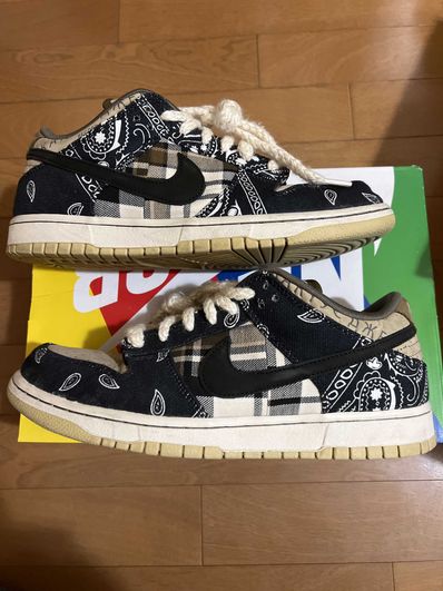 Travis Scott × Nike SB Dunk Low "Black/Parachute Beige"