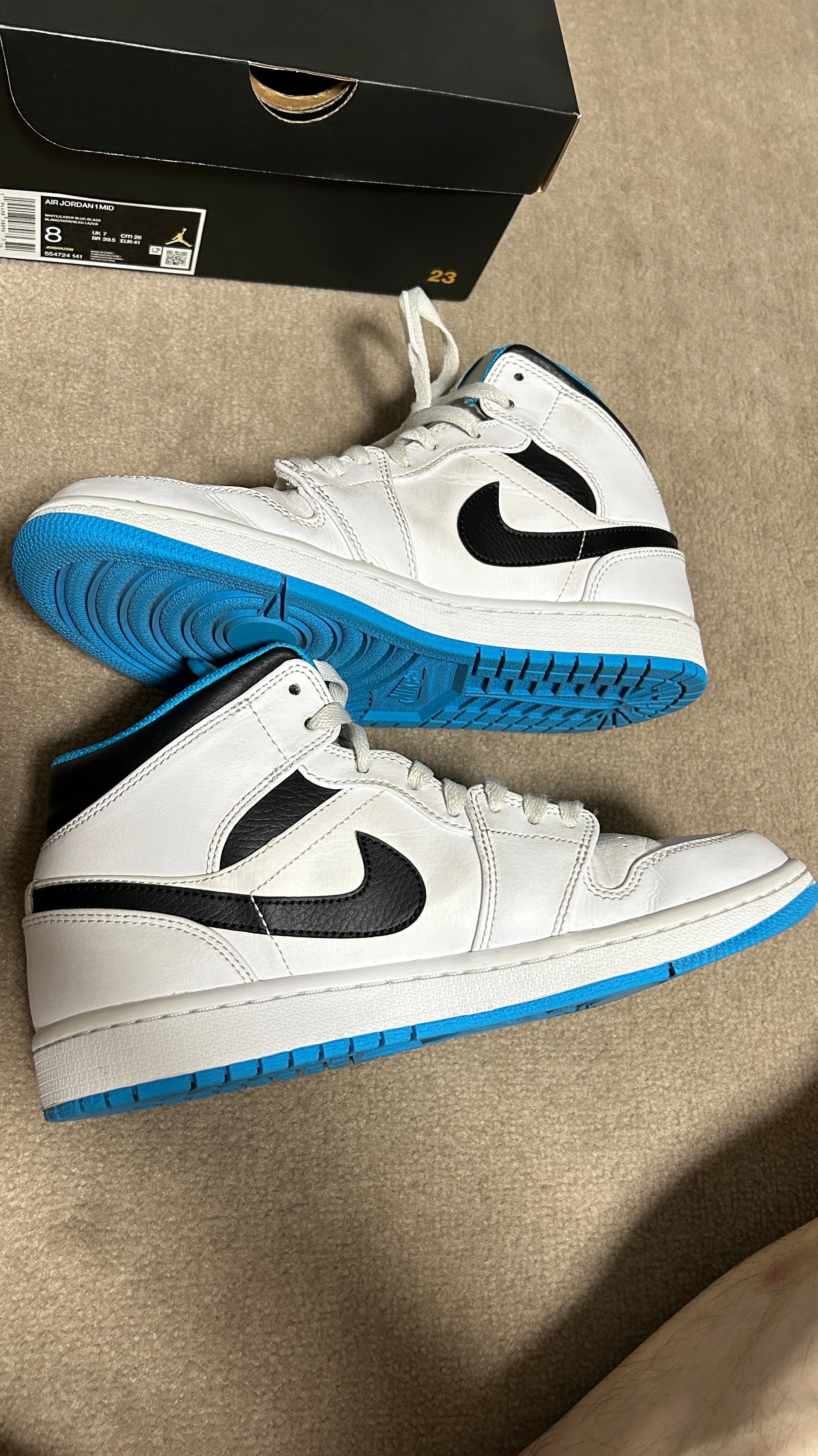Nike Air Jordan 1 Mid "White/Laser blue"